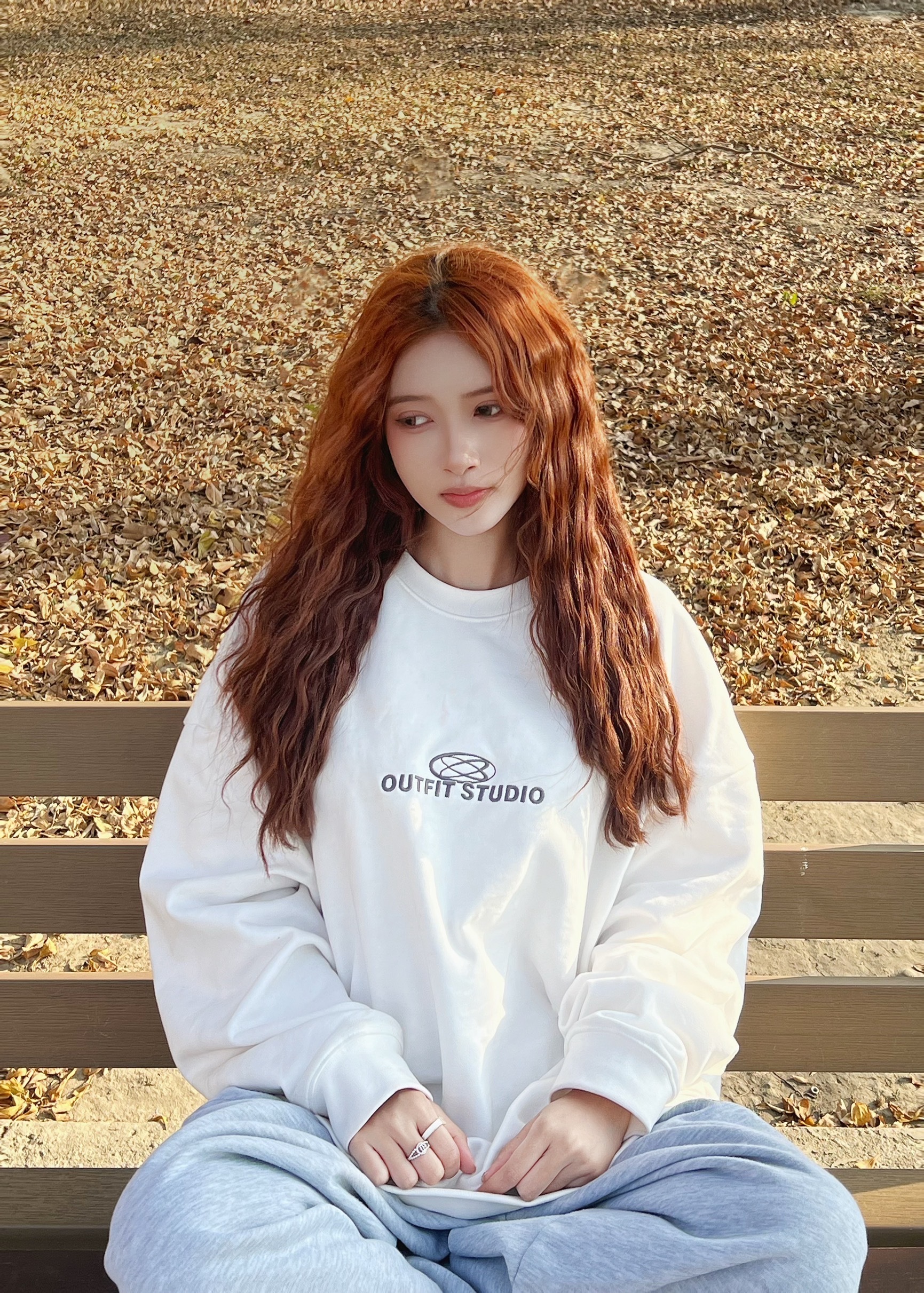 OSC-01  Core Crewneck Sweatshirt/white