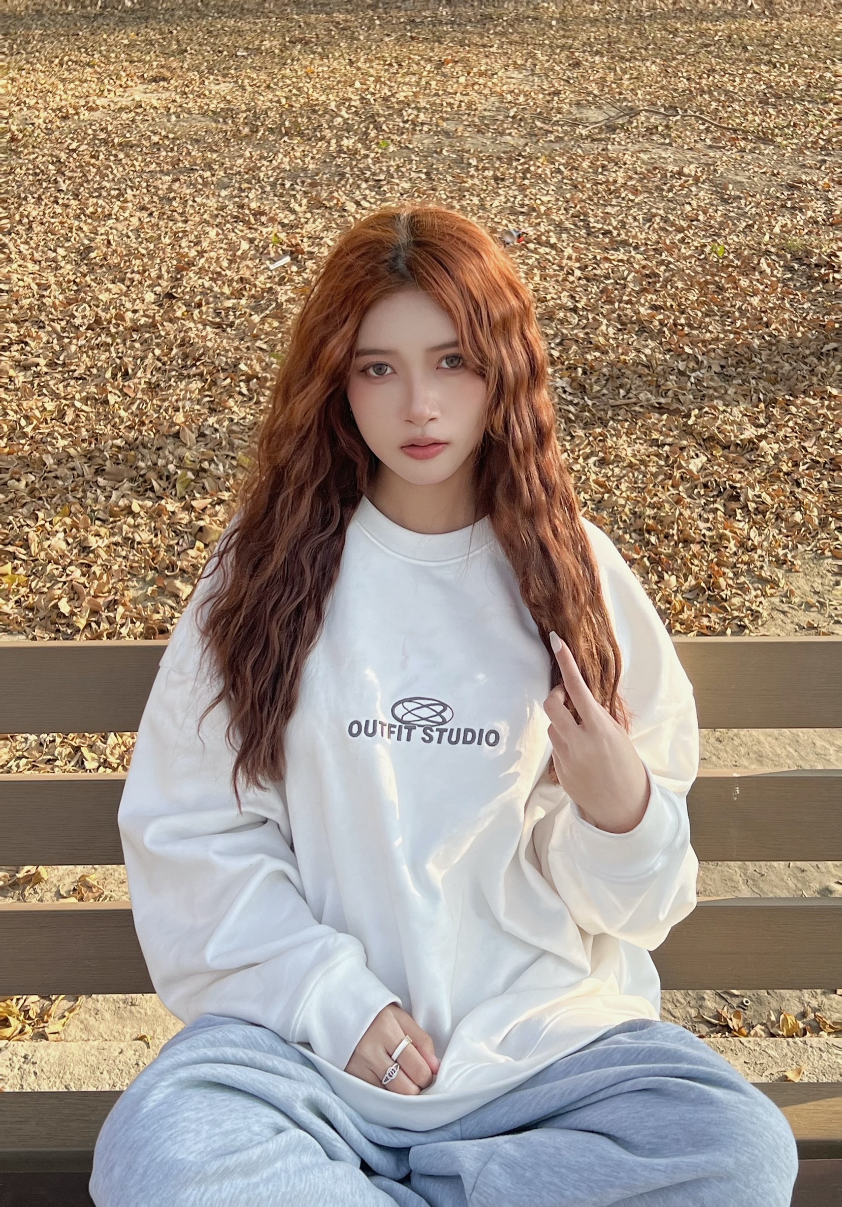 OSC-01  Core Crewneck Sweatshirt/white