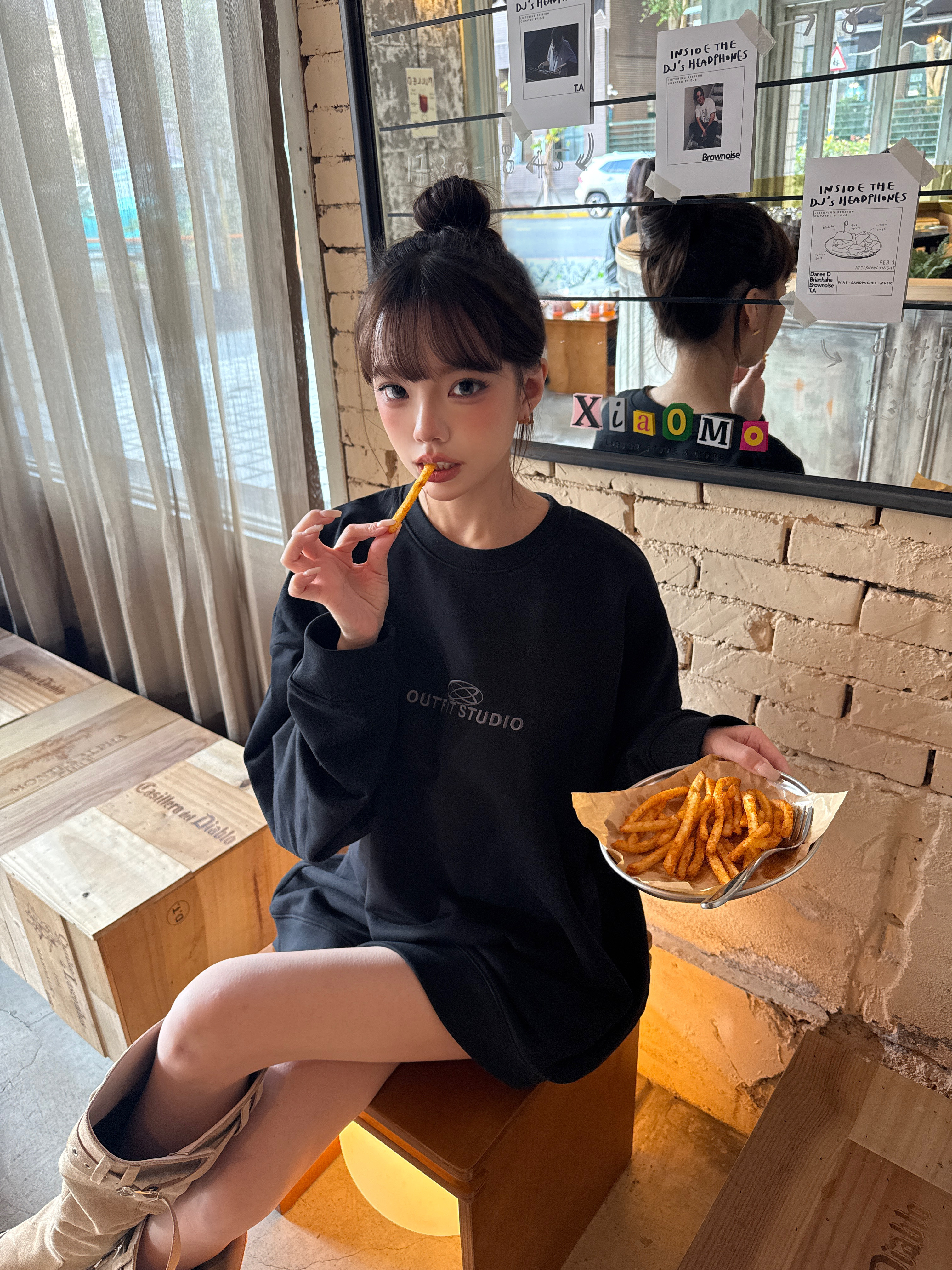 OSC-01  Core Crewneck Sweatshirt/BLACK