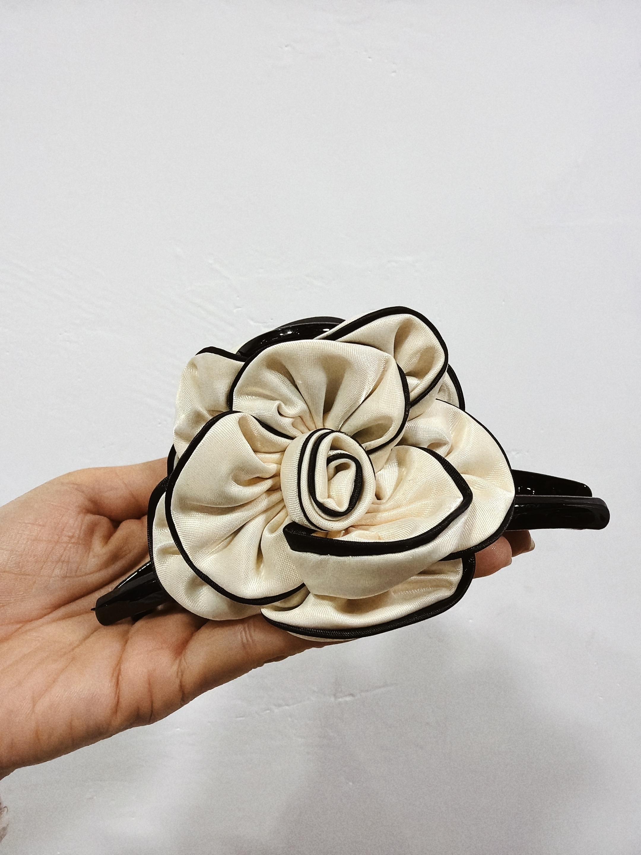 ⬇️開倉低至半價😱FINALSALE📣玫瑰花 抓夾「中」【不設退換】