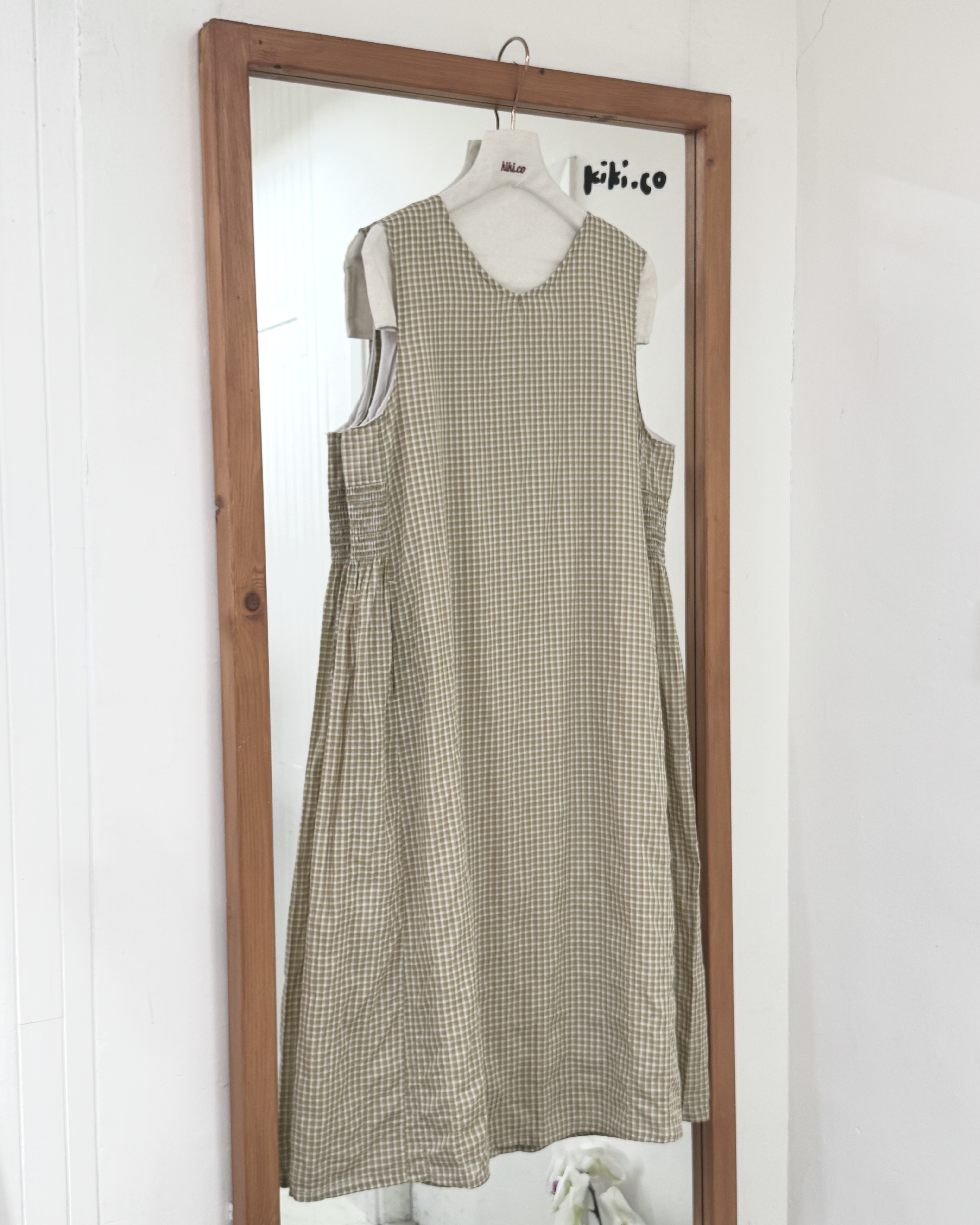 小格v領背心Onepiece