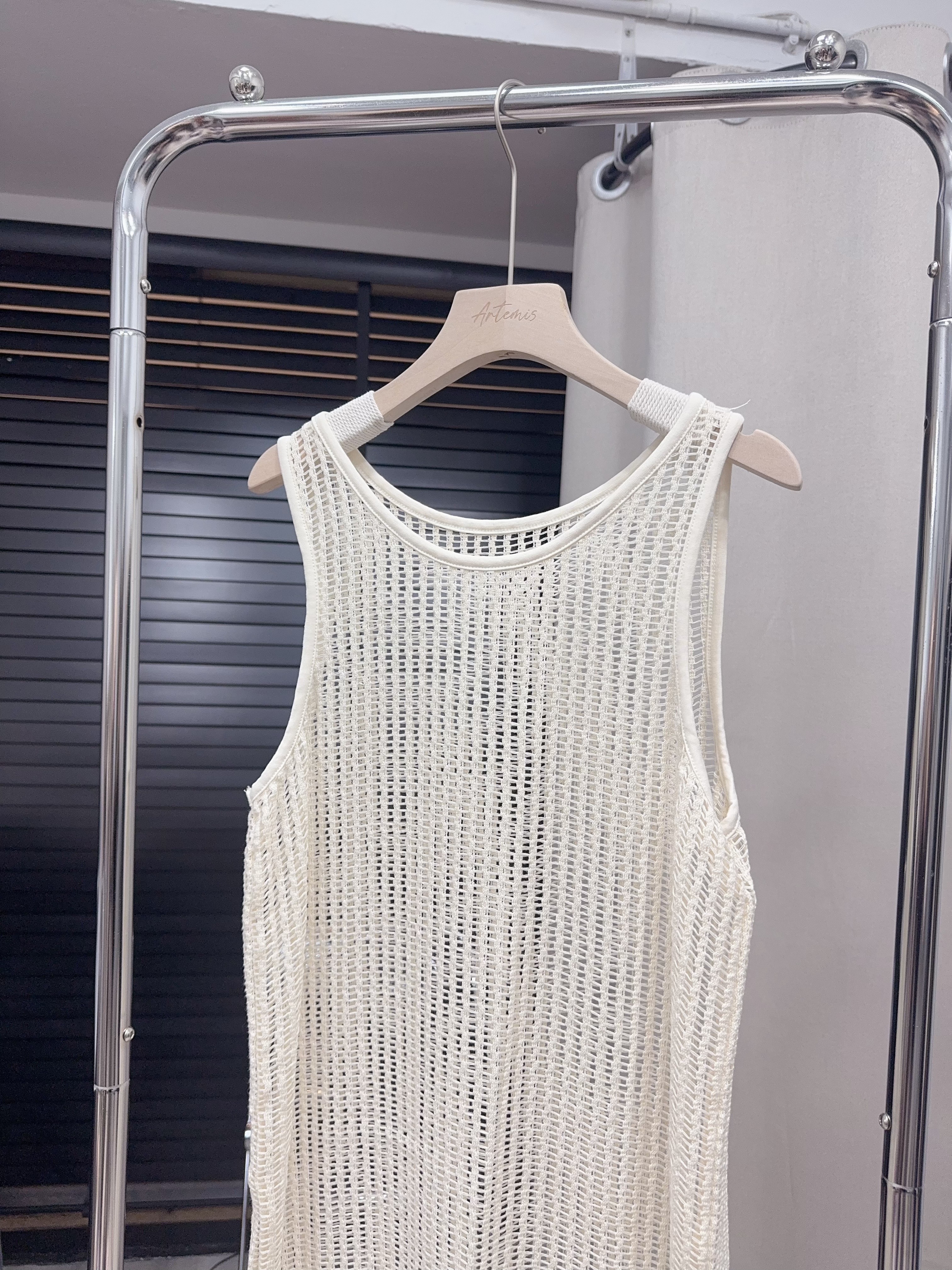 米白色網網長裙