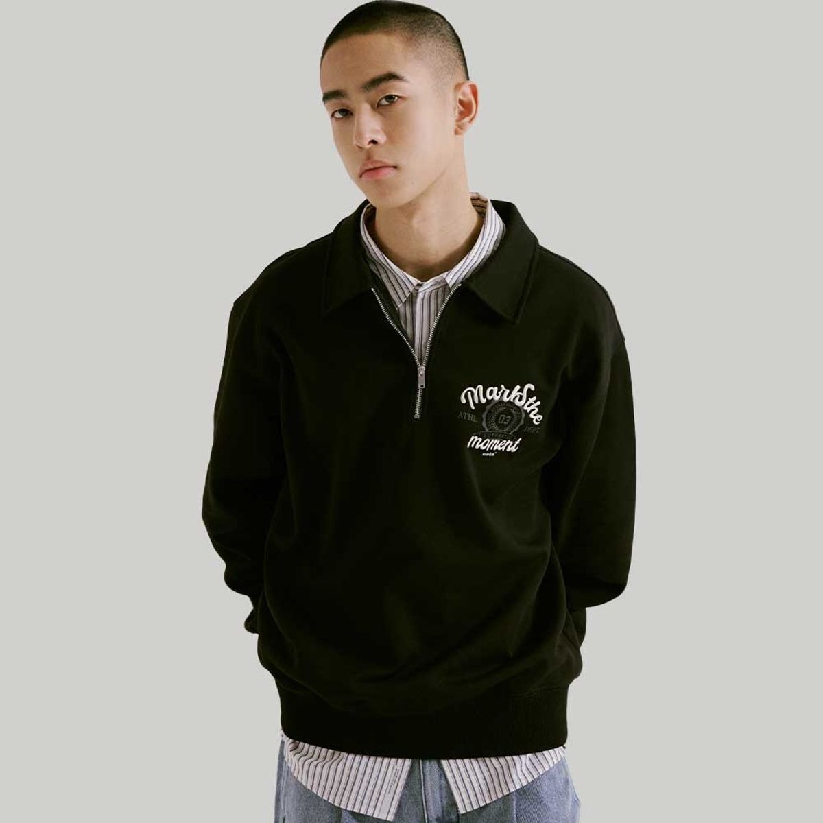 【韓國預購】AKR022501 MARKM 男款圓形Logo半拉鍊長袖上衣