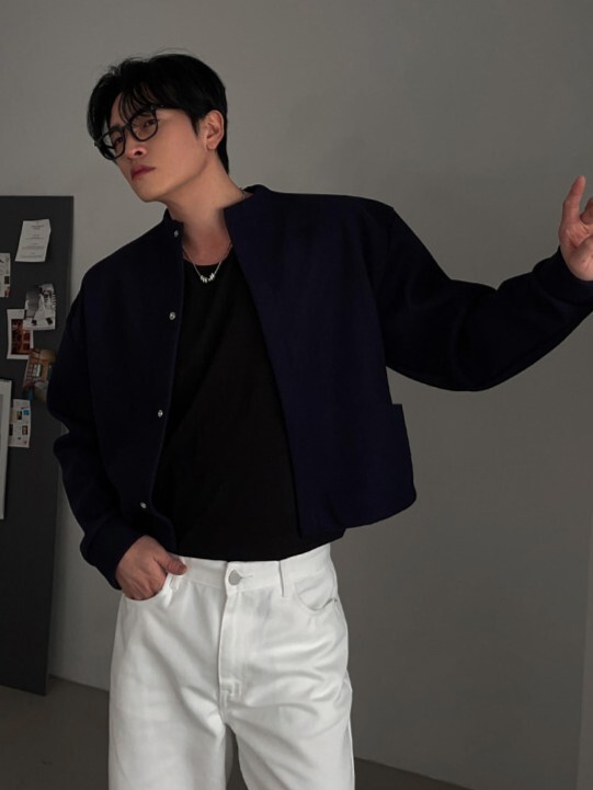 純色無領露肩開襟衫