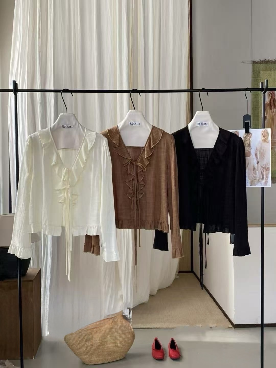 187 肌理感暗格紋v領綁帶衫