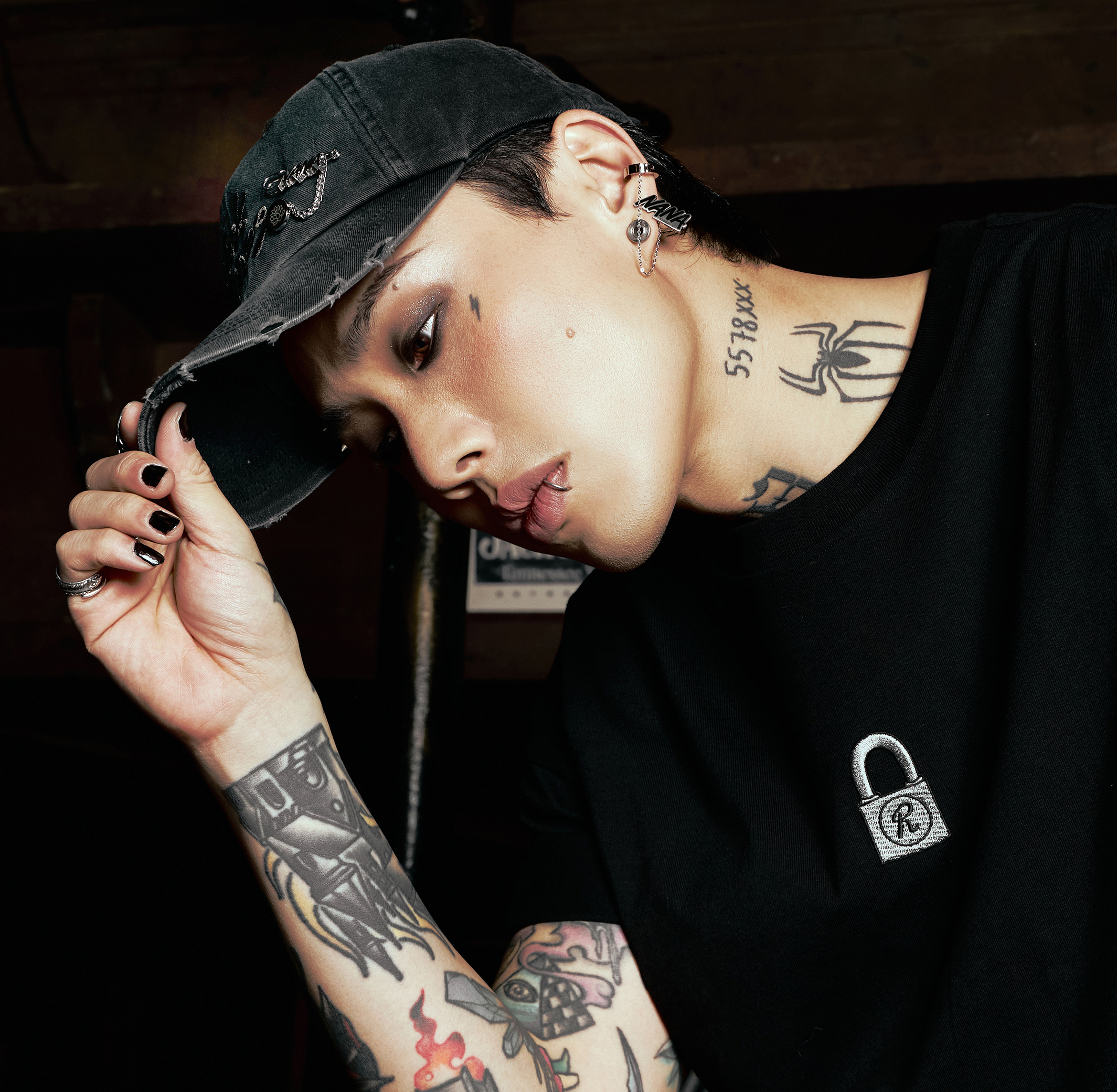 BLACK STONES 破壞老帽 附NANA別針鍊