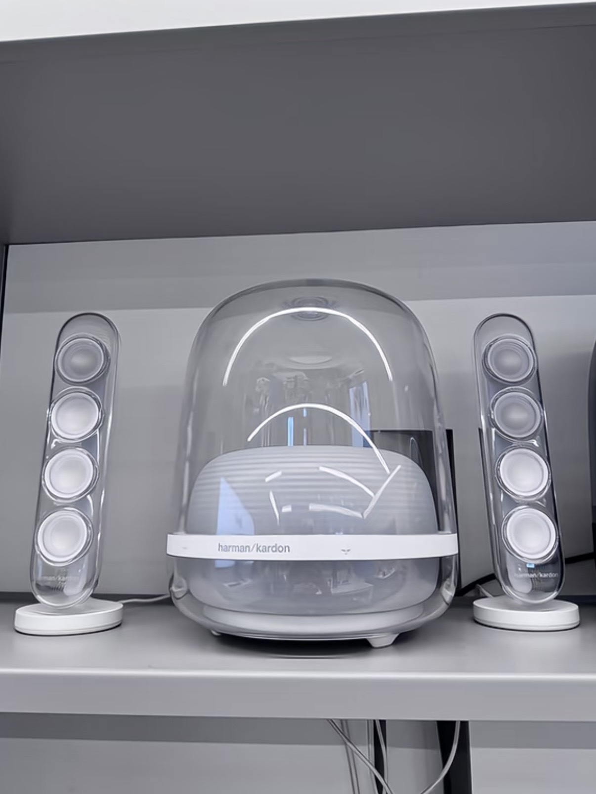 <國外折扣> HARMAN KARDON AURA STUDIO 4 哈曼卡頓 四代 水母音響 白色
