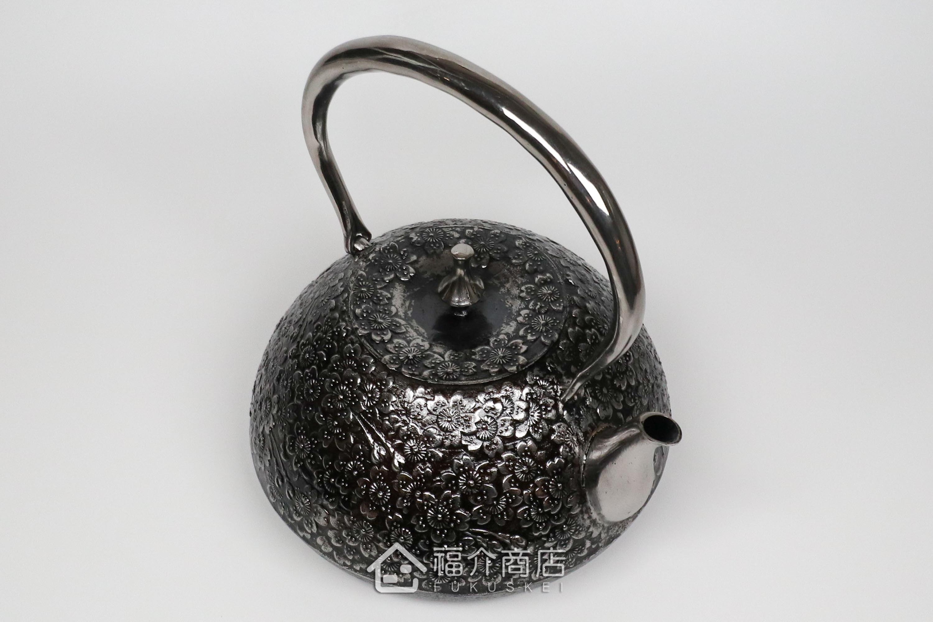 煮水泡茶用的櫻花造型大容量2L砂鐵壺