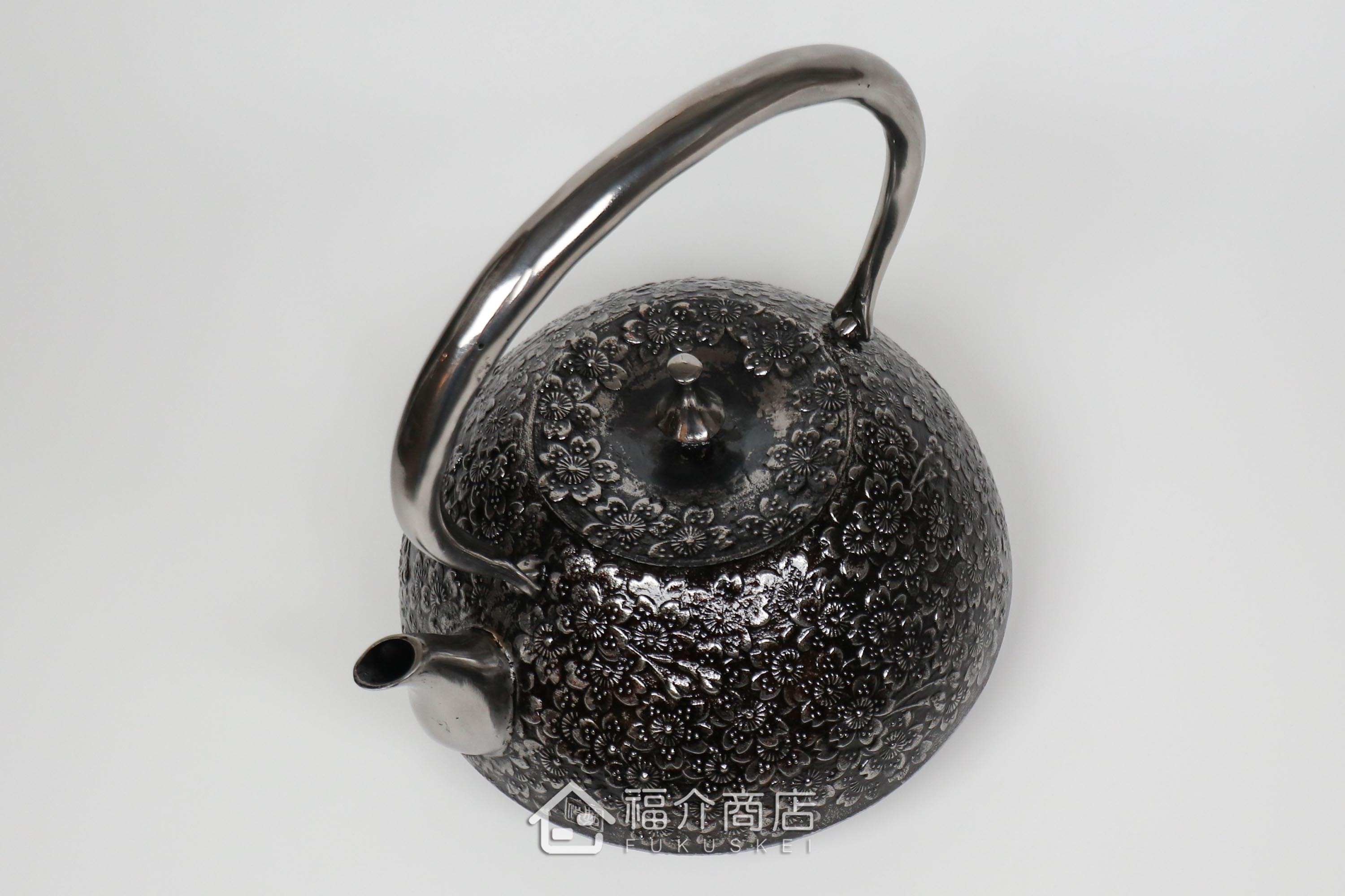 煮水泡茶用的櫻花造型大容量2L砂鐵壺