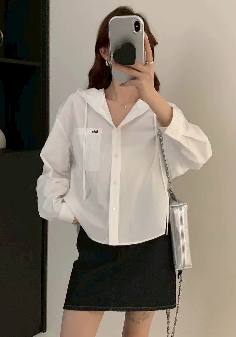 左胸口袋刺繡字連帽衫