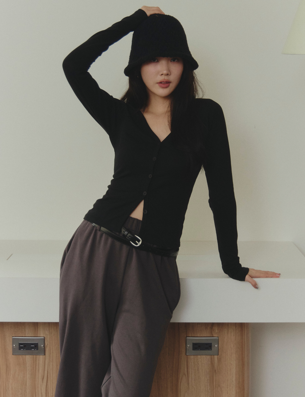 V領排扣百搭上衣（黑色/3尺寸）