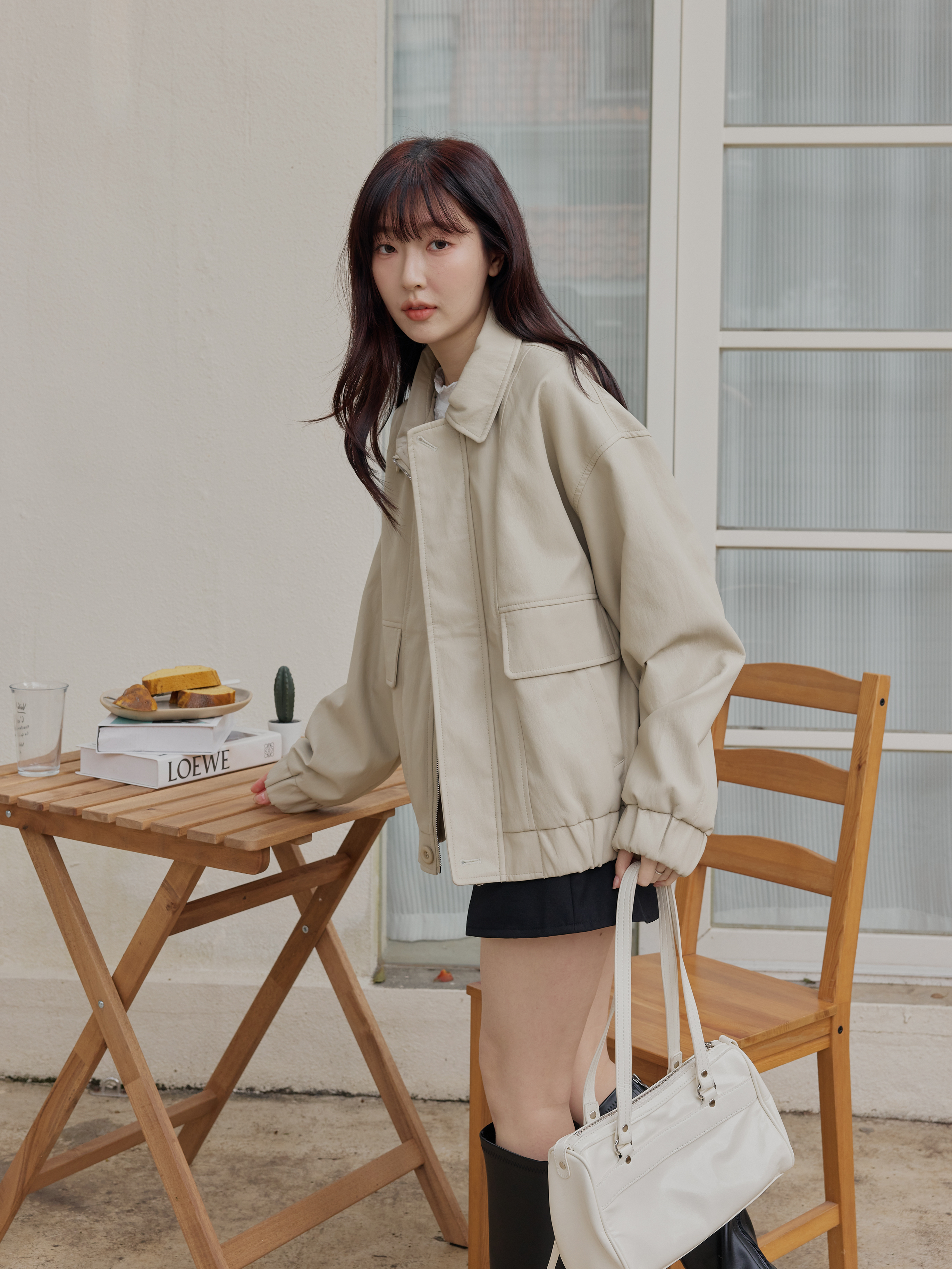 小尖領挺版皮革外套