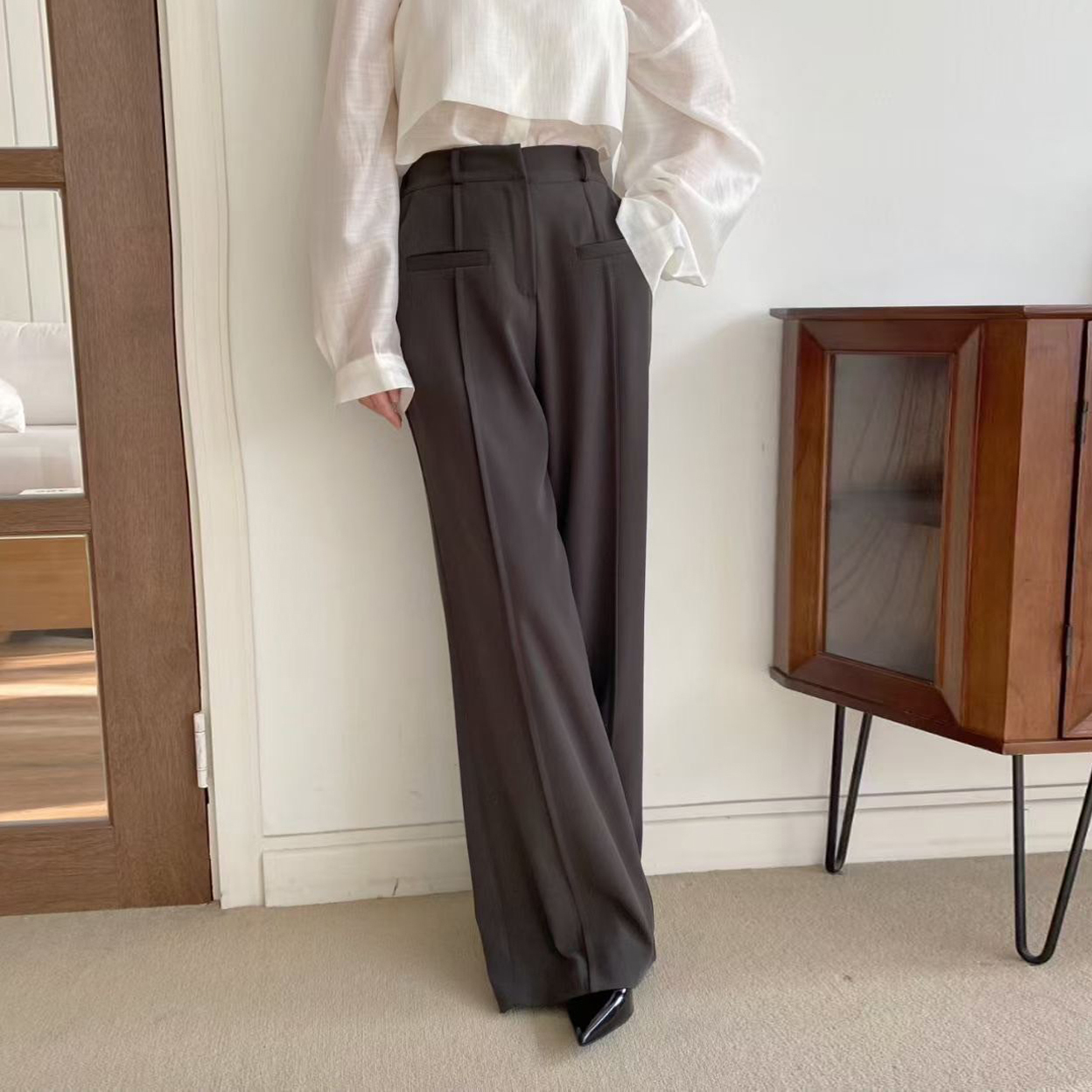 一字口袋單釦打褶造型直筒西裝褲-S-M / 3色
