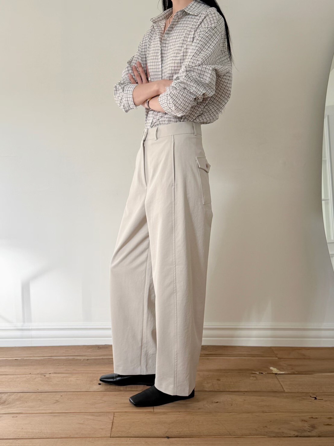 後翻蓋雙口袋造型時髦彎刀褲-S-L / 3色