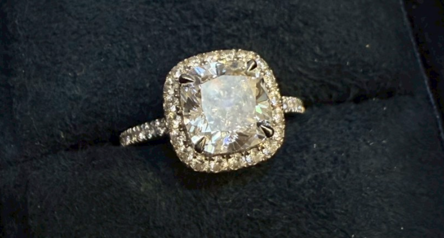 2026鑽石價格暴跌真相：實驗室培育鑽石 LGD 衝擊，哪些天然鑽石依然保值？