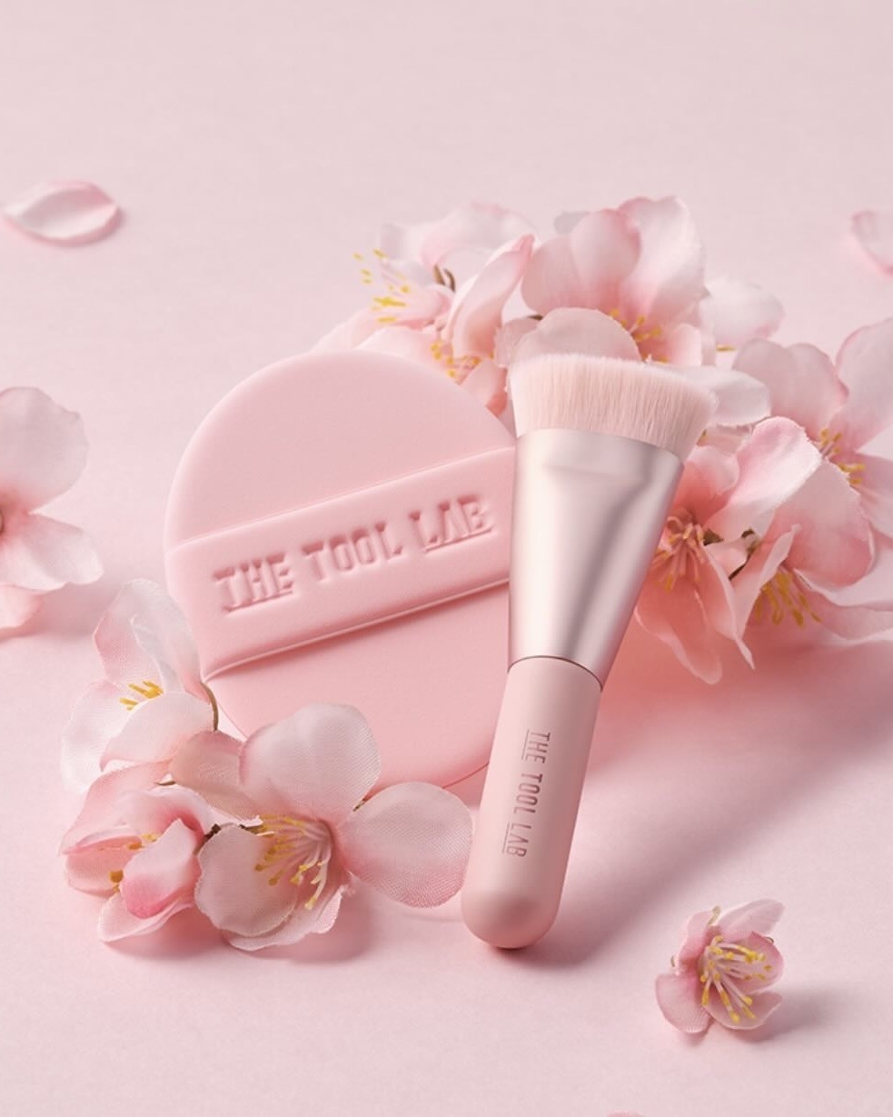 <韓國代購 櫻花季限定>The Tool Lab 粉撲刷具組 粉色 附收納包+專用清潔皂