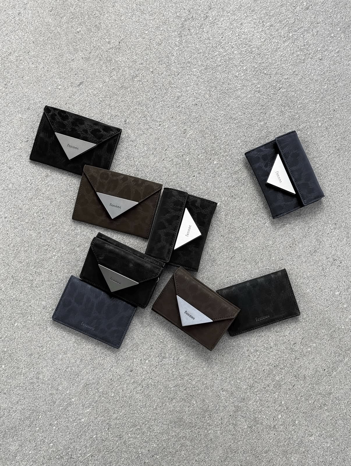 本週限時接單!! 韓國🇰🇷連線 Fennec Triangle Wallet 豹紋 金屬三角短夾 零錢包 皮夾 短夾 卡夾 3色(任買兩件711免運)/預購