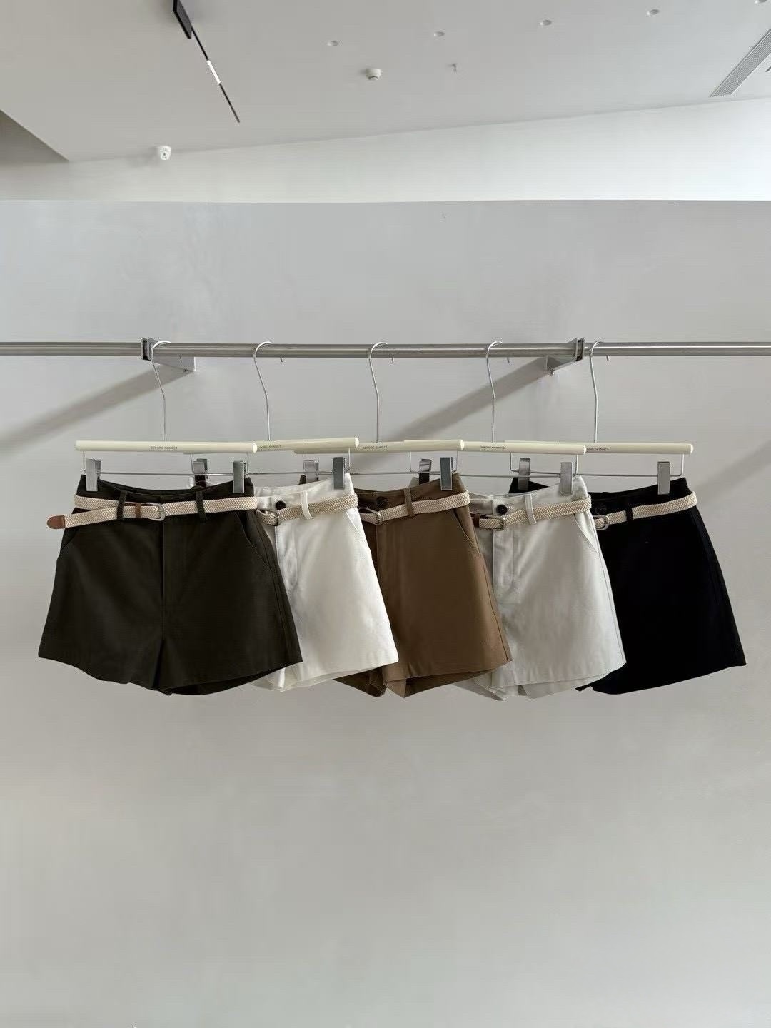 947 附皮帶挺版春日短褲