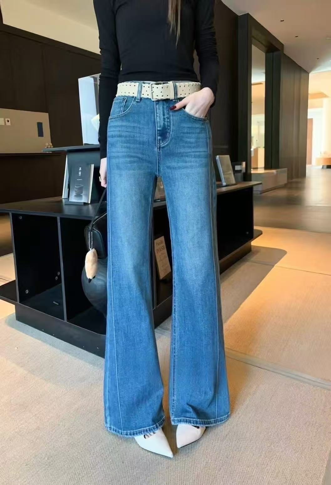 673 斜車線剪裁小喇叭褲