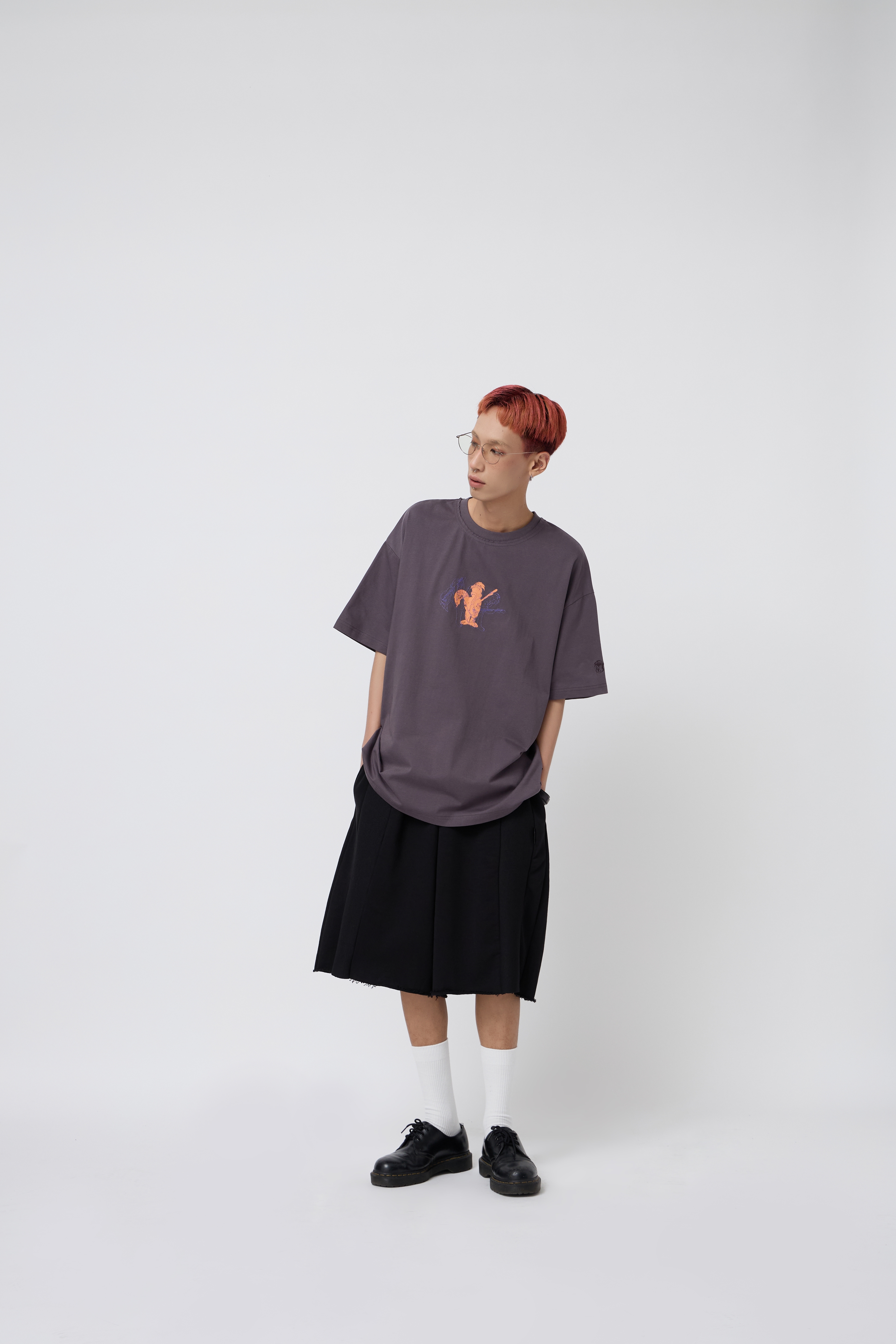 NOIR 剪接不修邊純棉短褲