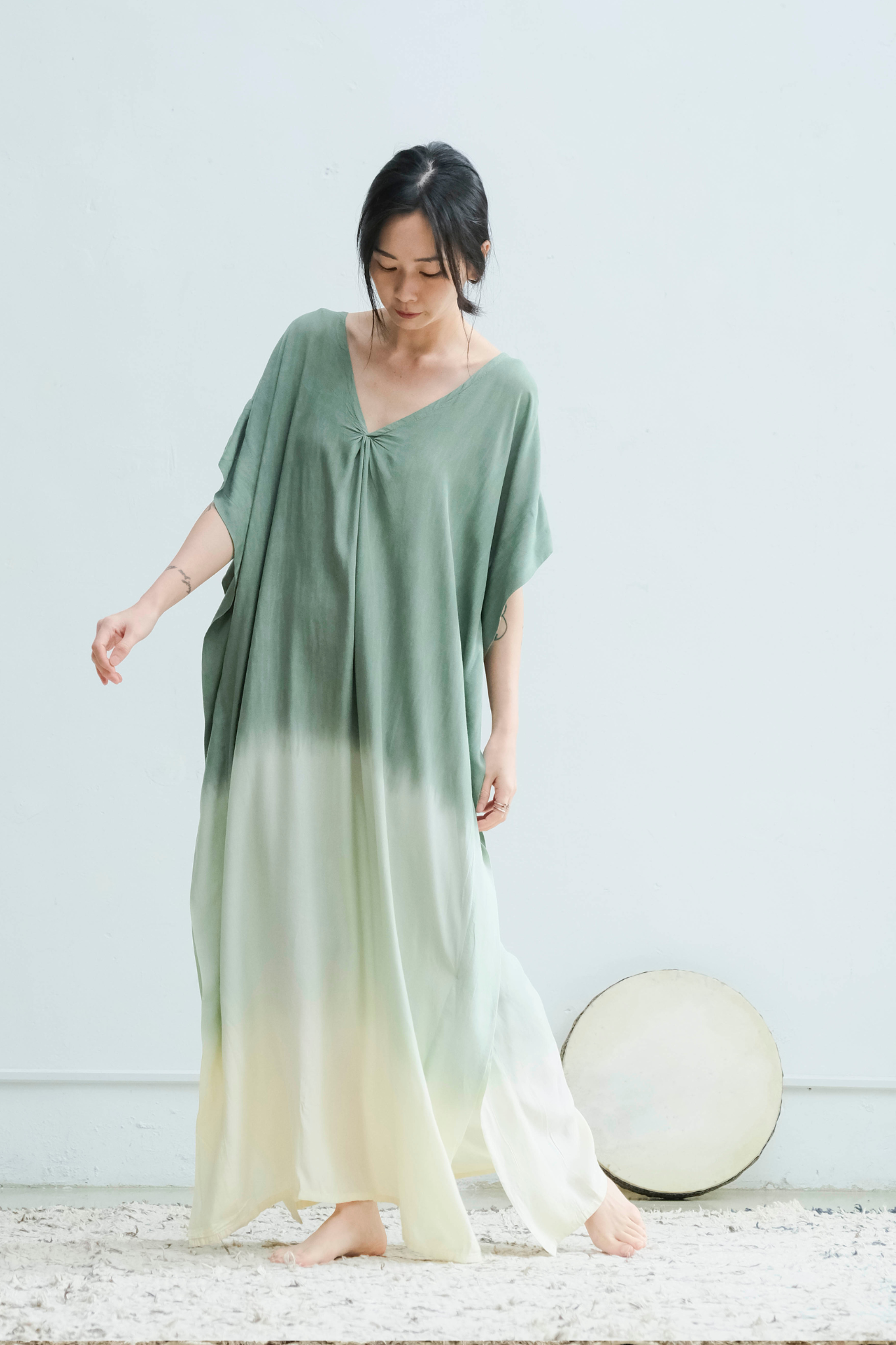 V領短袖漸層洋裝罩衫 / 嫘縈 灰綠