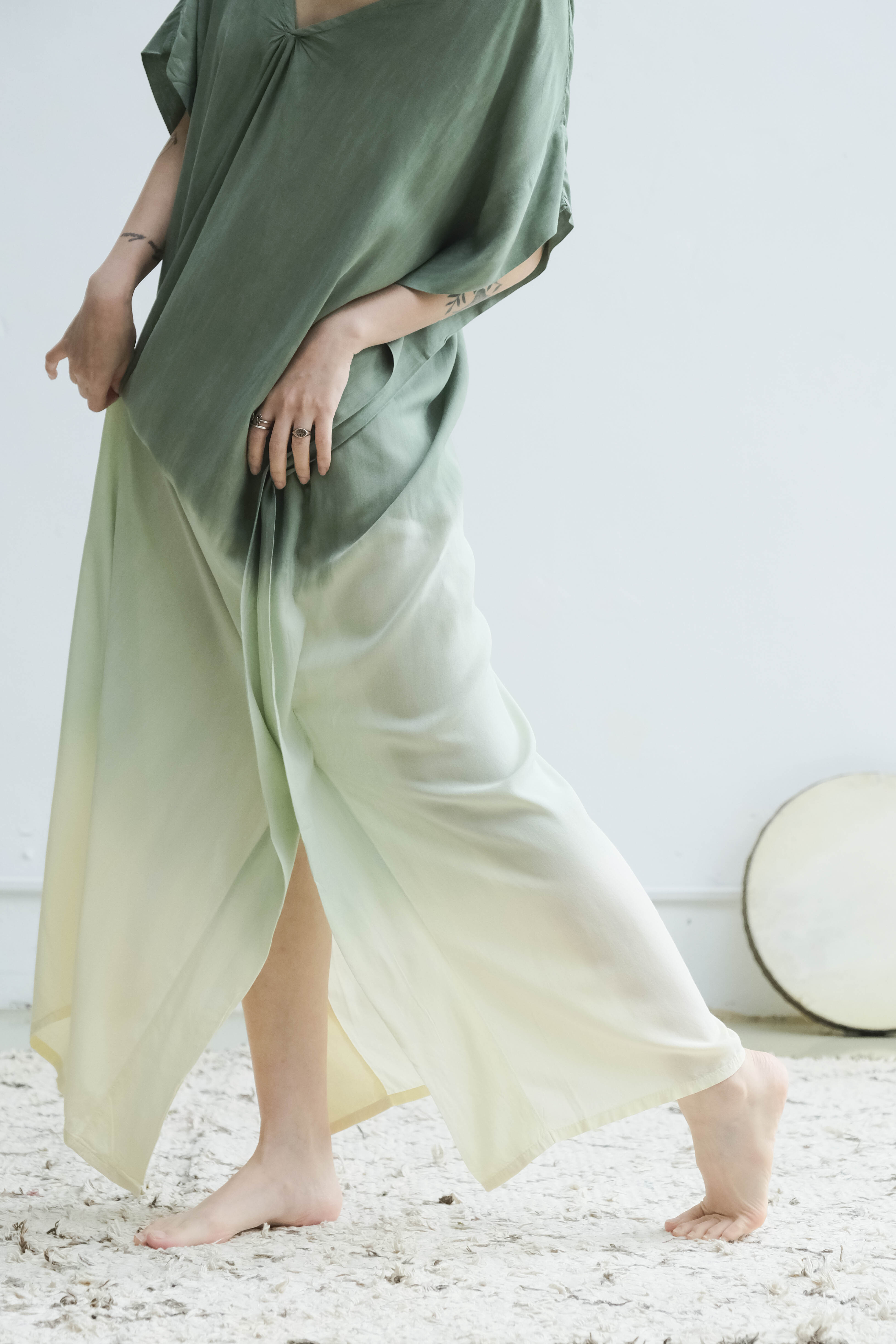 V領短袖漸層洋裝罩衫 / 嫘縈 灰綠