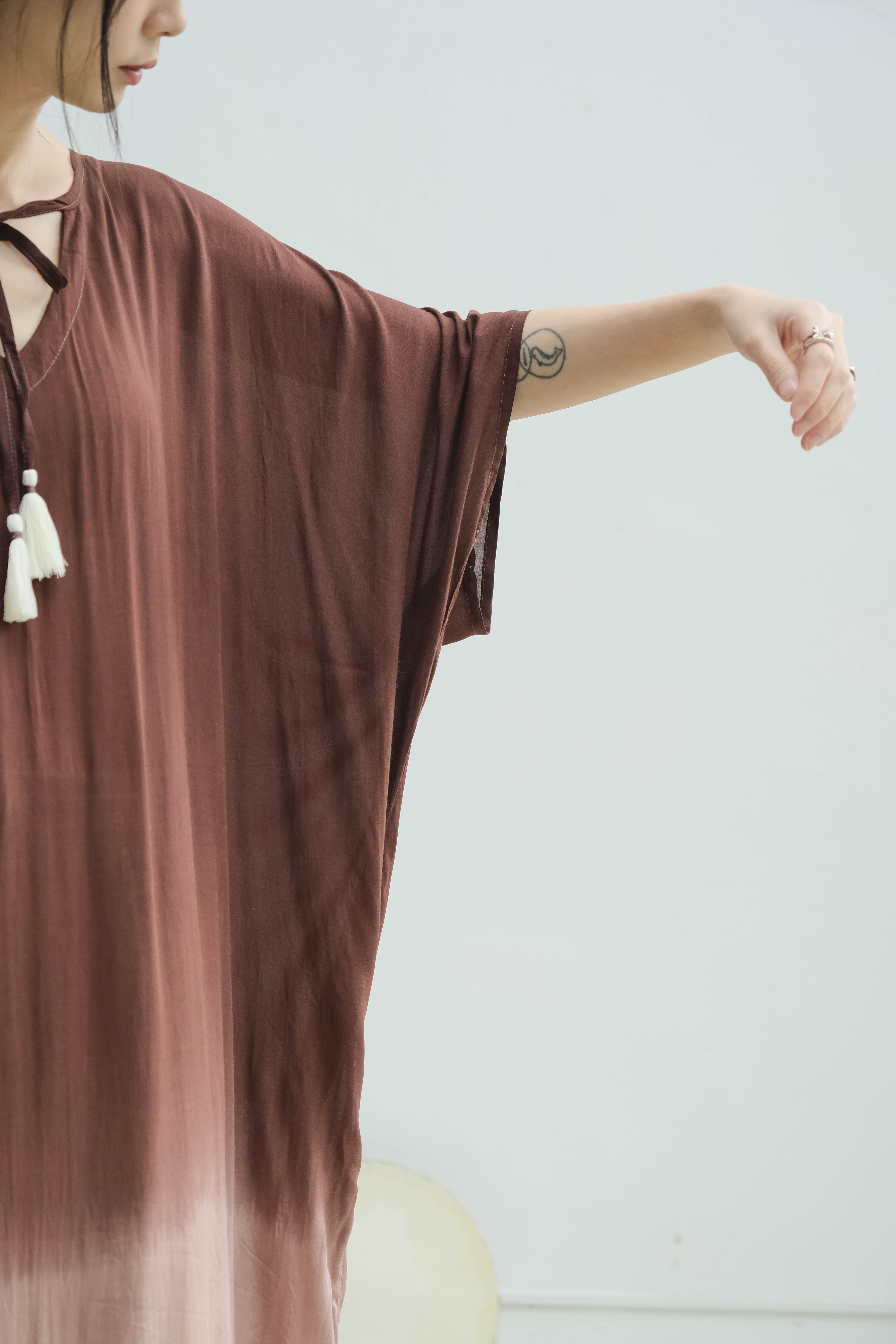 綁帶流蘇漸層洋裝罩衫 / 嫘縈 咖啡