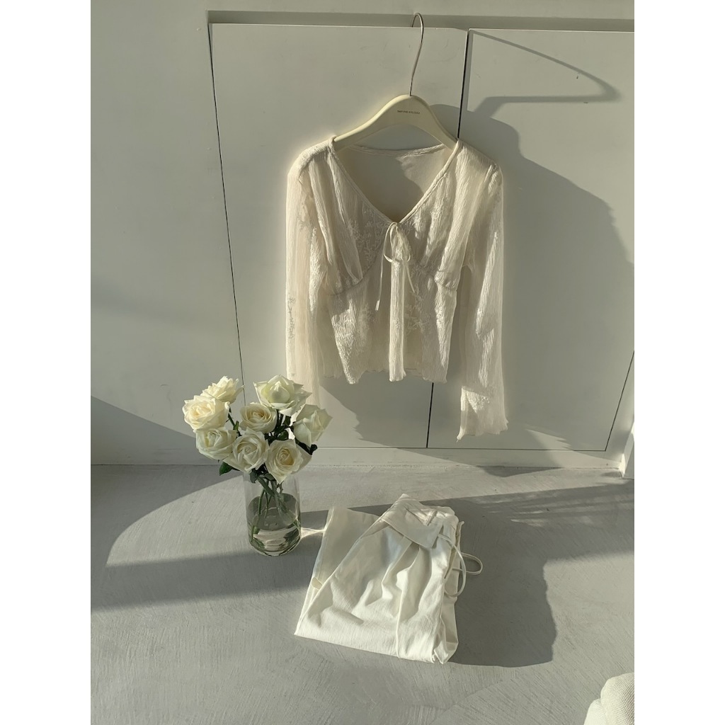 A14 整件繡花V領蕾絲上衣 #2837