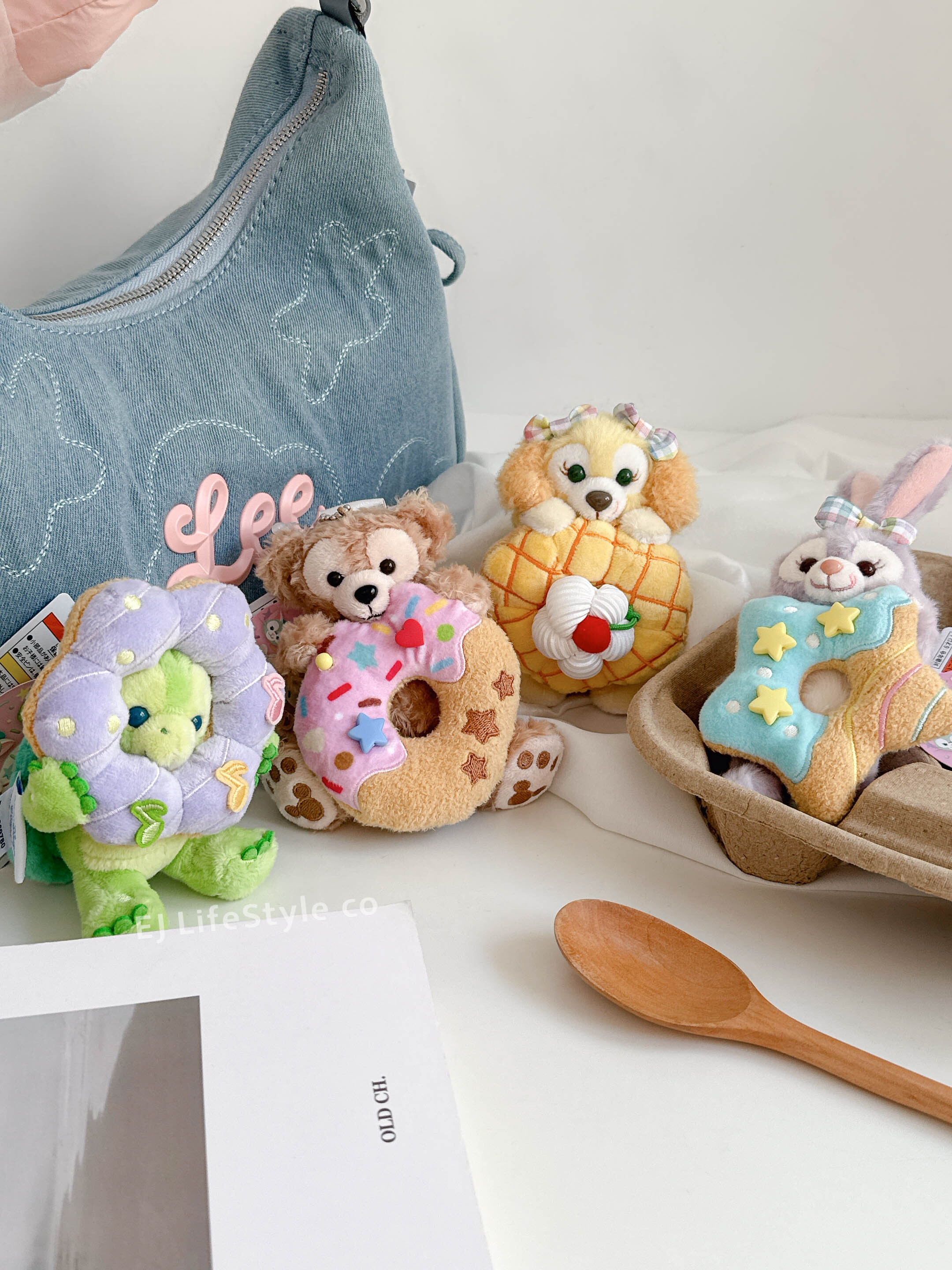 🇯🇵 DISNEY 東京迪士尼 達菲家族20週年 甜點系列 甜甜圈 星黛露 玲娜貝兒 可琦安 奧樂米拉 傑拉托尼 徽章吊飾 鑰匙圈 / 現貨