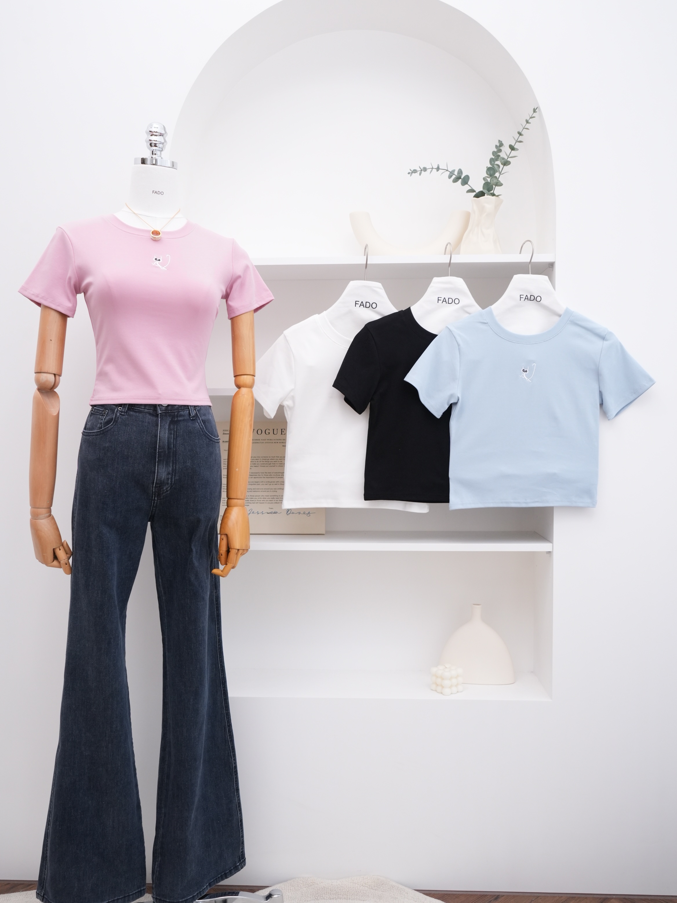 法朵Fado shop｜刺繡喵咪🐱圓領短版Tee 0215020 四色