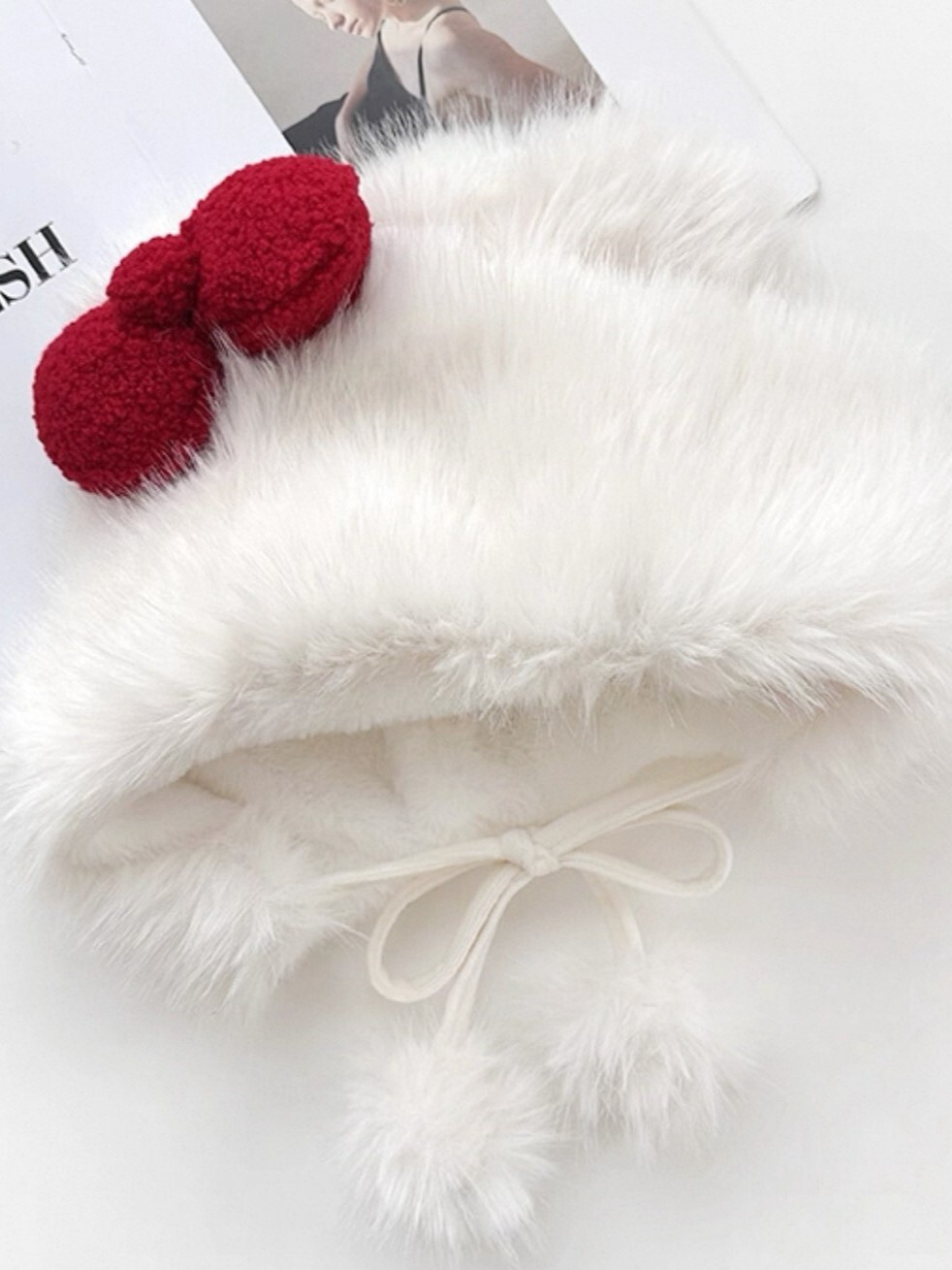 Hello Kitty 蝴蝶结 白色毛絨帽