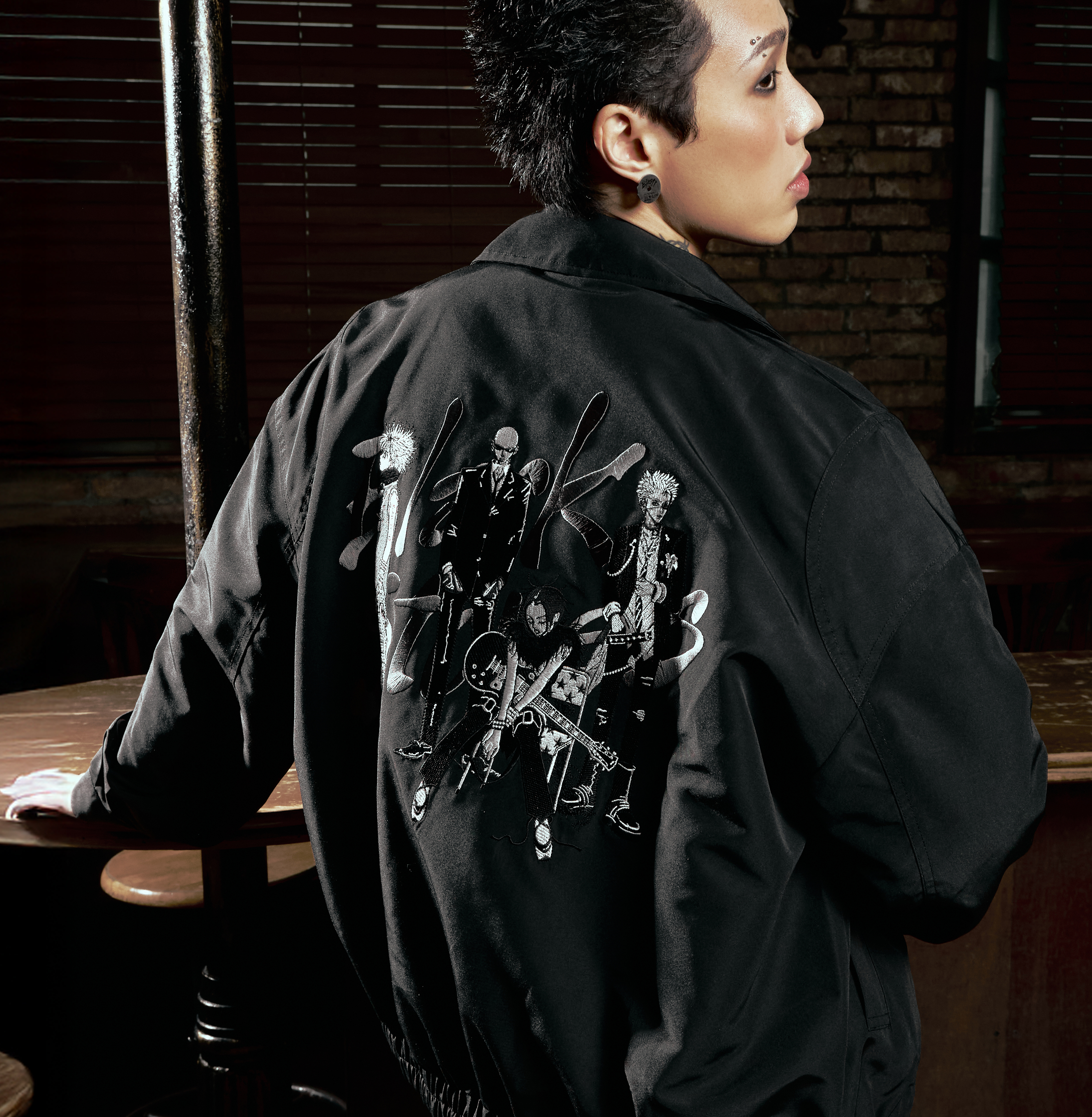 BLACK STONES 防風翻領外套