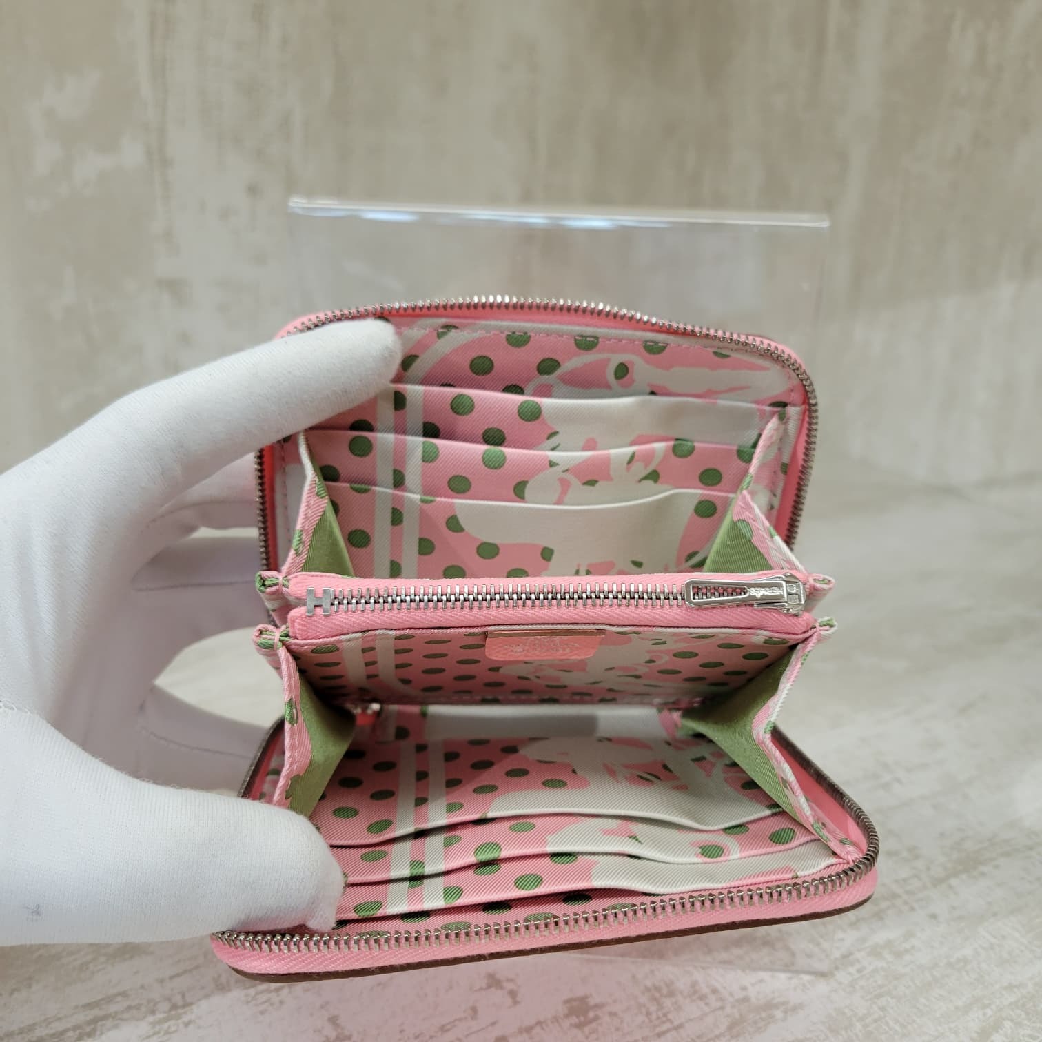 UNUSED HERMES SILK IN COMPACT 1Q ROSE CONFETTI  奶昔粉