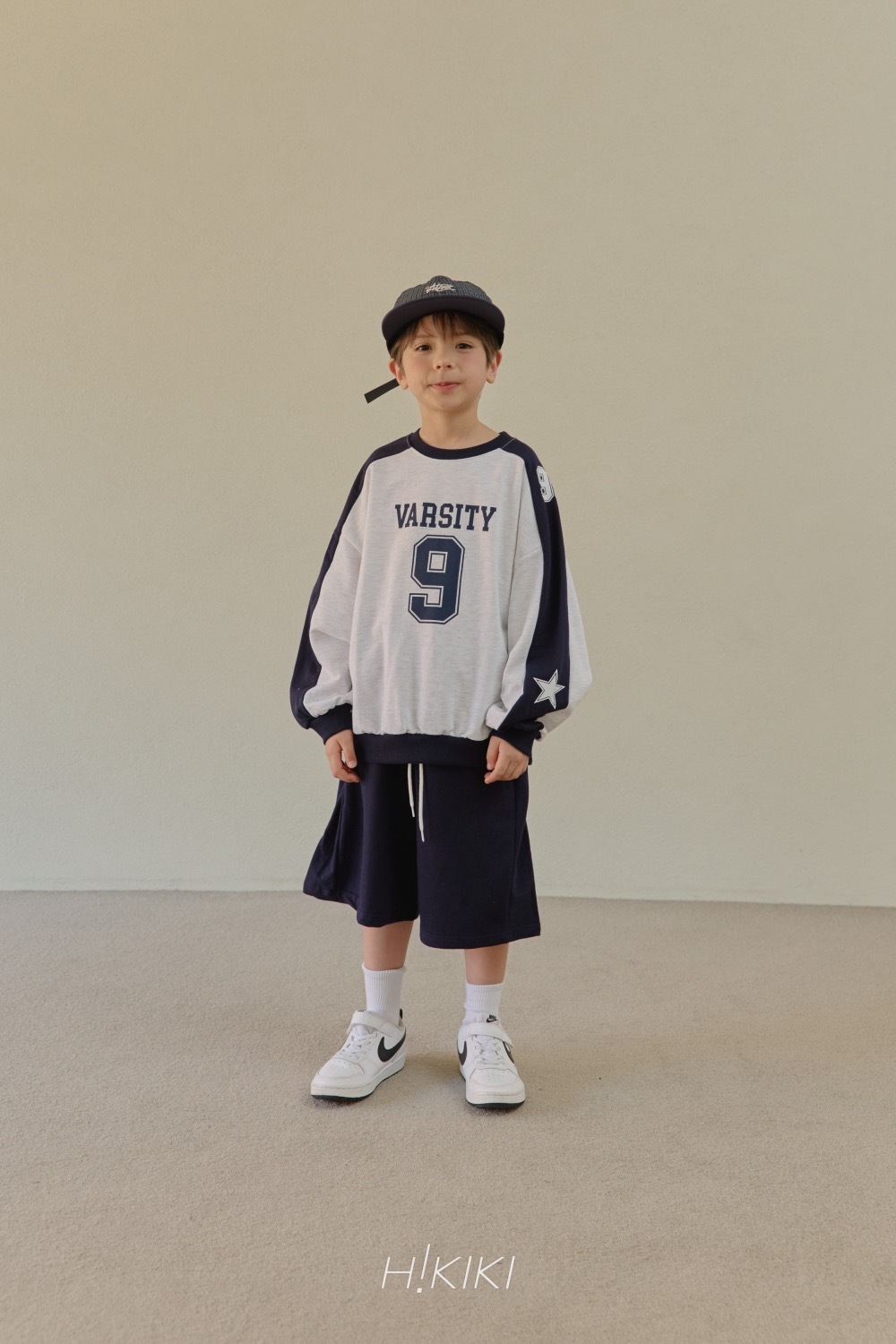 Hi! kiki VARSITY 9 拼色大學 tee / 2色