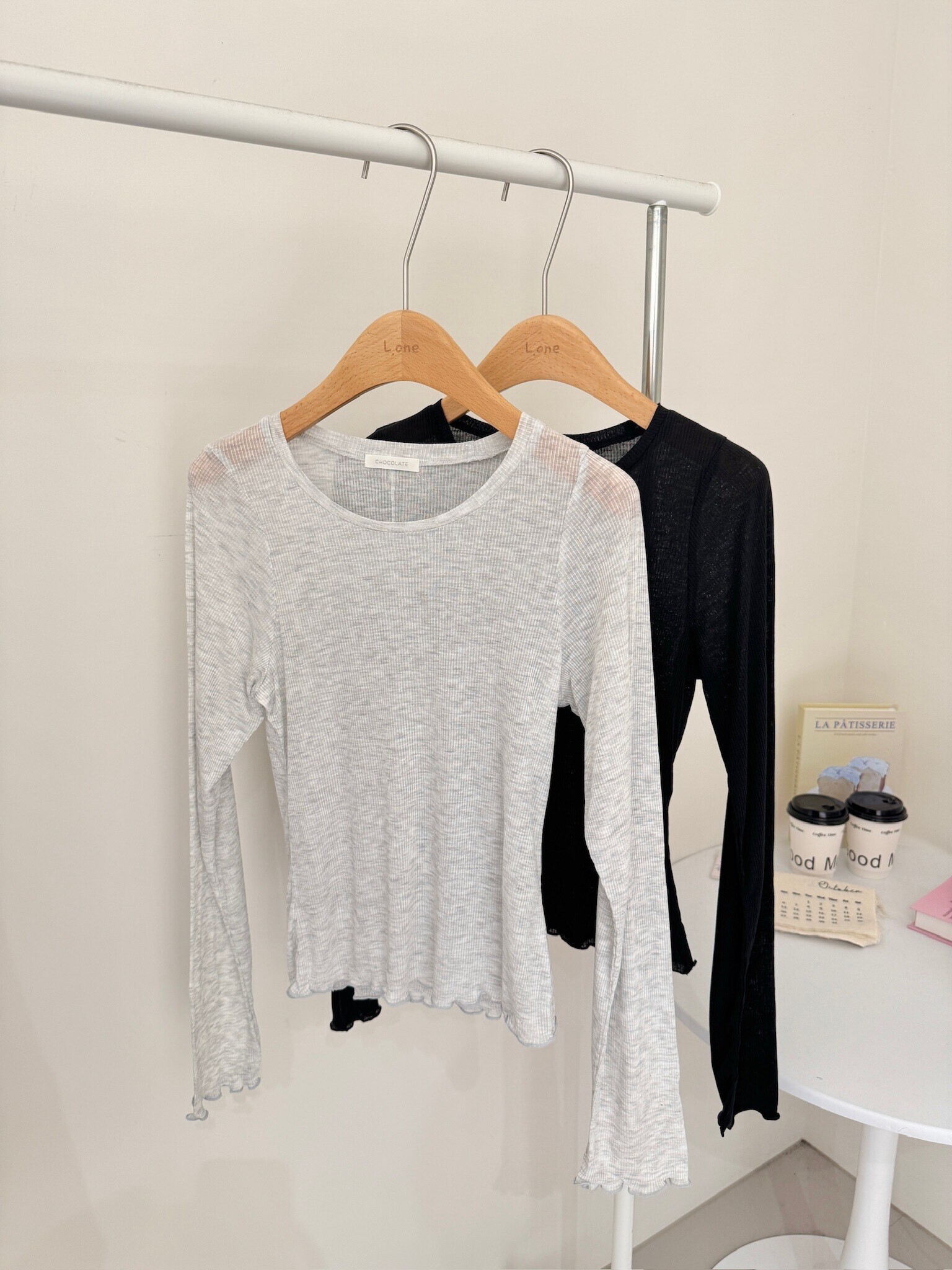 坑條透透捲邊上衣