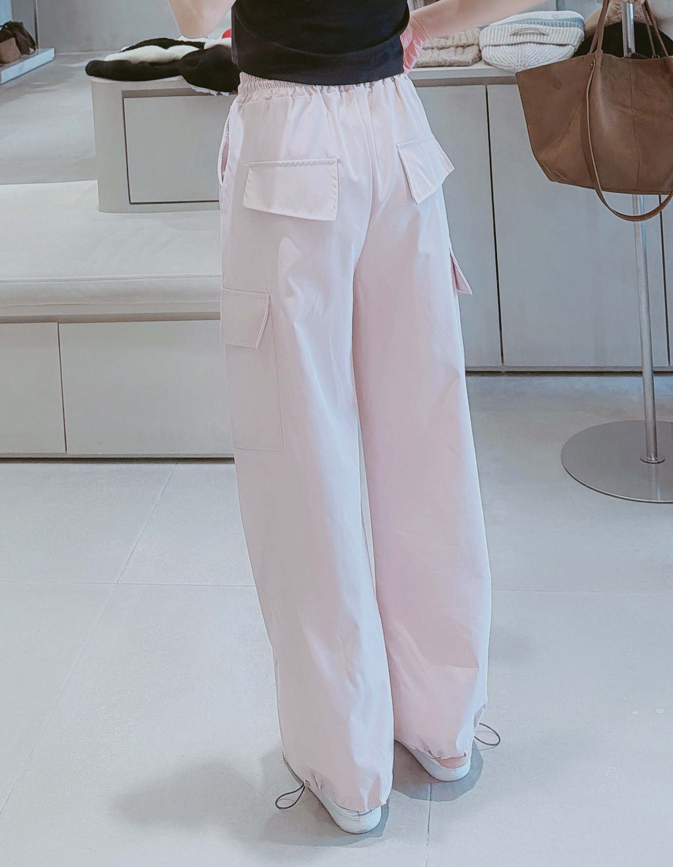 糖果色涼感工裝縮口褲