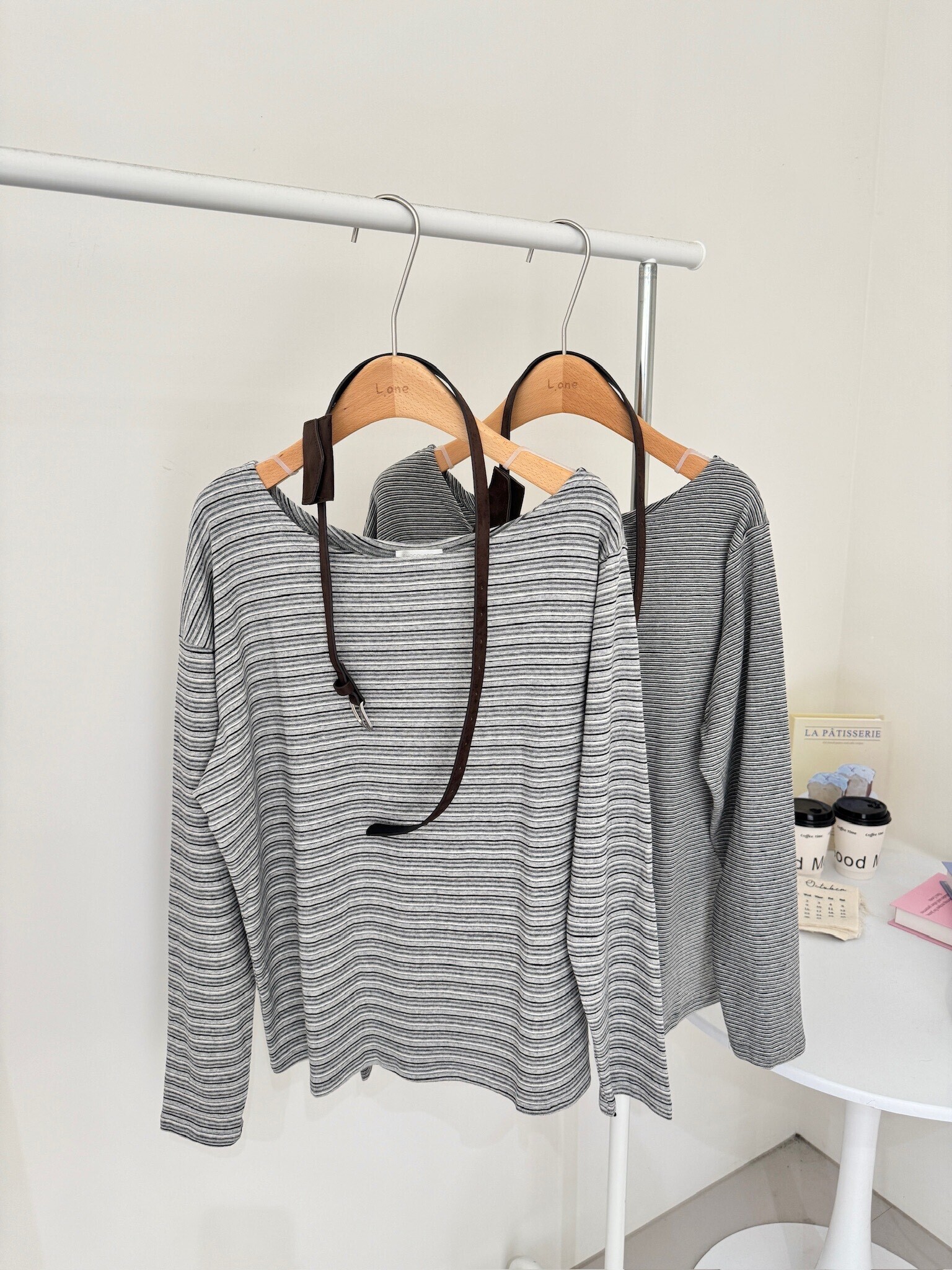 斜肩條紋上衣（附皮帶）