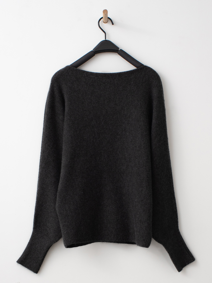 簡約素色一字領連袖針織上衣