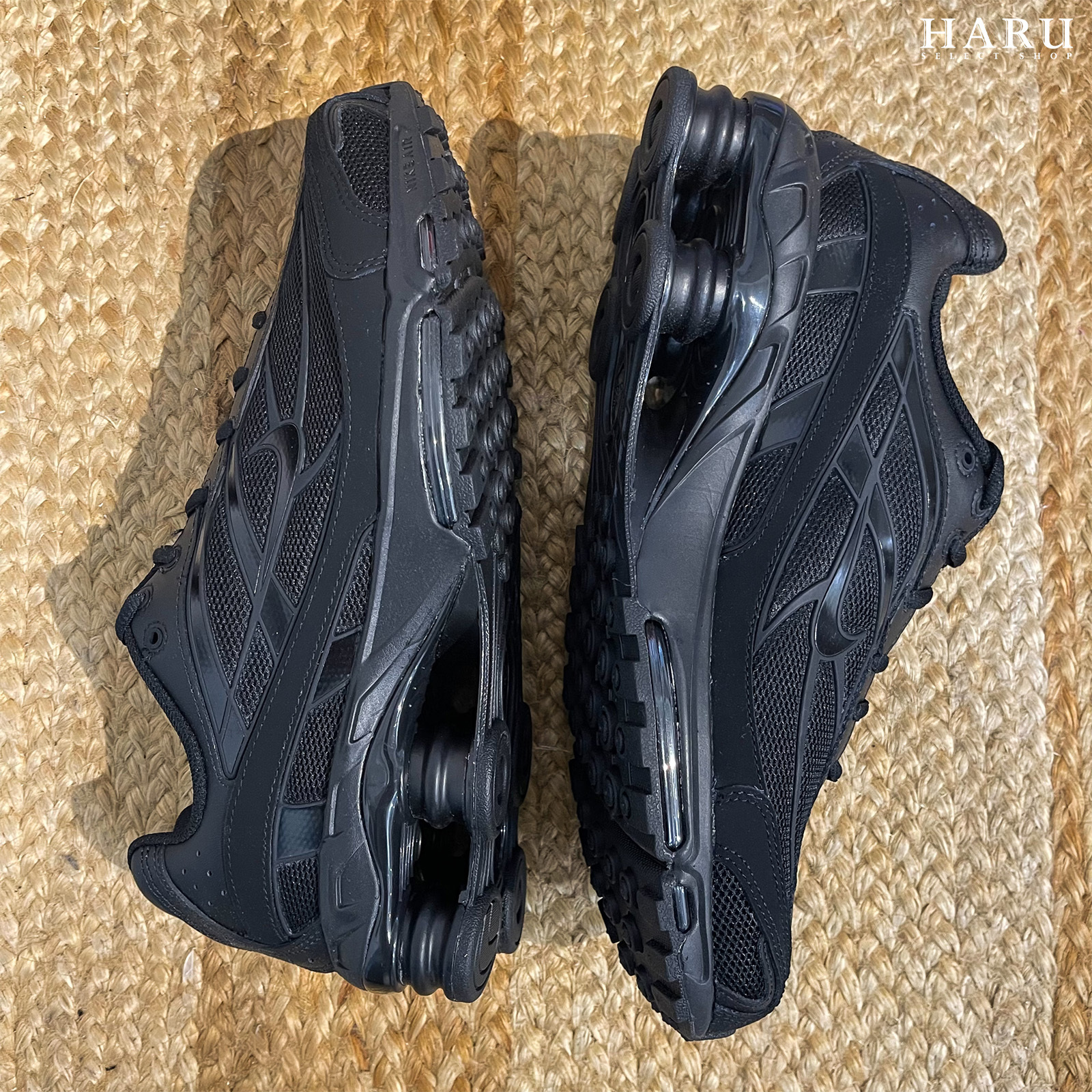 Nike Shox Ride 2 全黑 黑魂 彈簧鞋 緩震 機械感 科技感 彈力柱 Supreme 平替 Y2K 復古跑鞋 IO4296-002