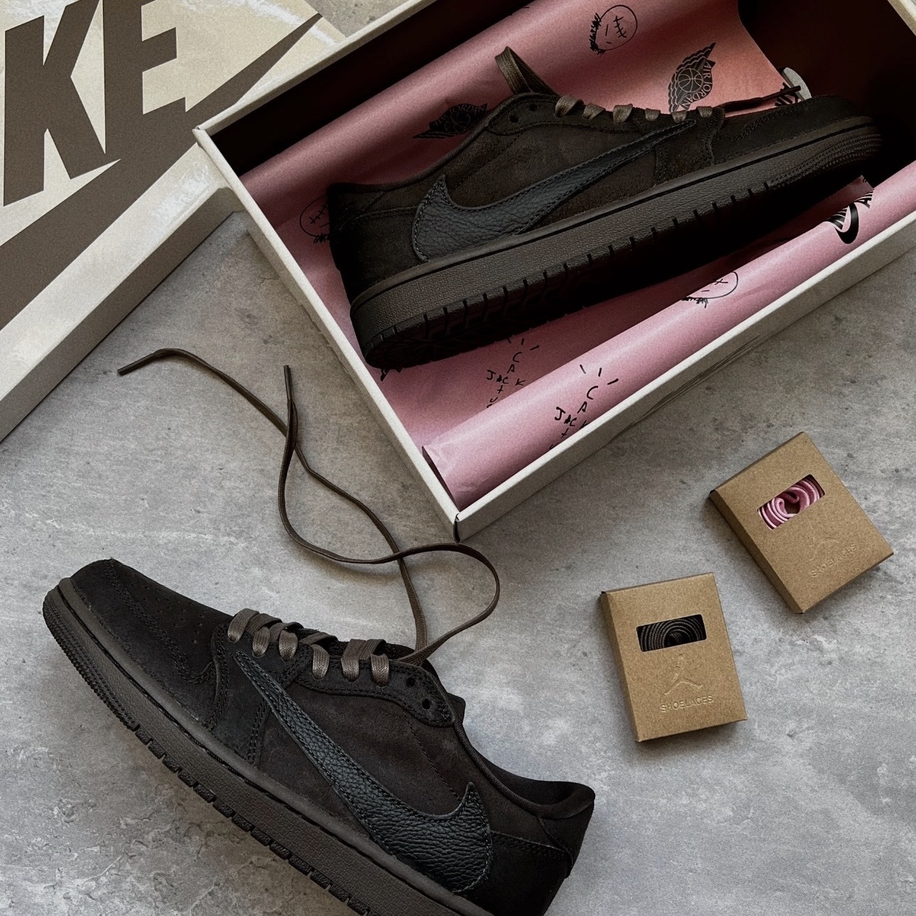 TRAVIS SCOTT X AIR JORDAN 1 LOW OG "VELVET BROWN" 9.0 倒鉤 摩卡 DM7866-202