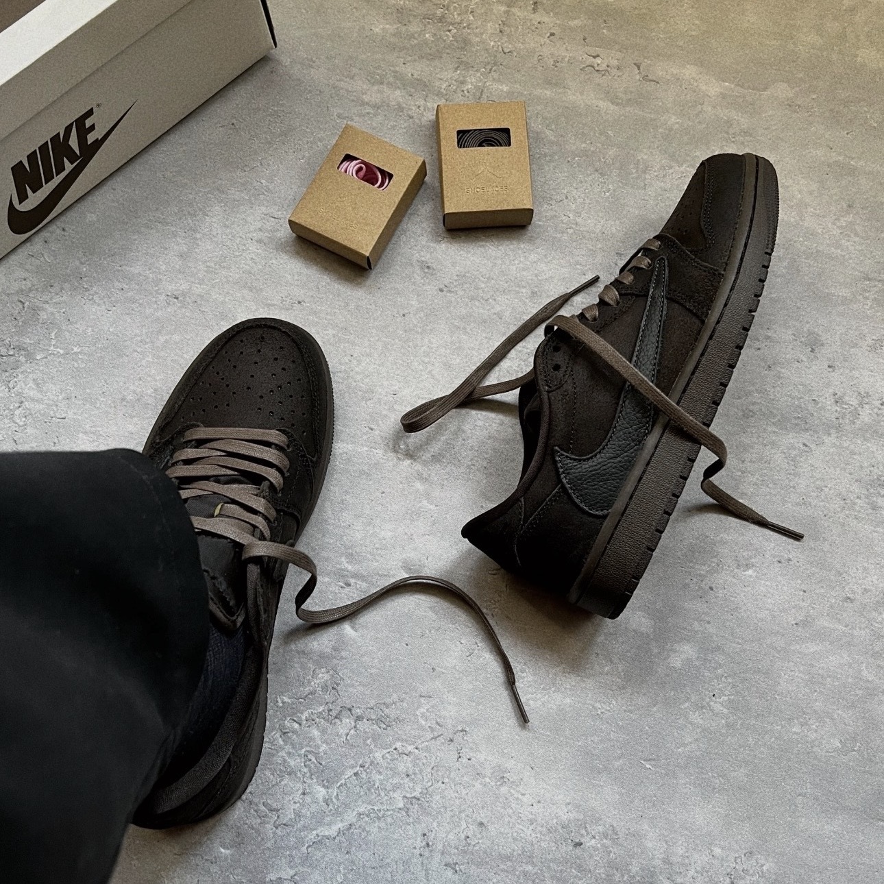 TRAVIS SCOTT X AIR JORDAN 1 LOW OG "VELVET BROWN" 9.0 倒鉤 摩卡 DM7866-202