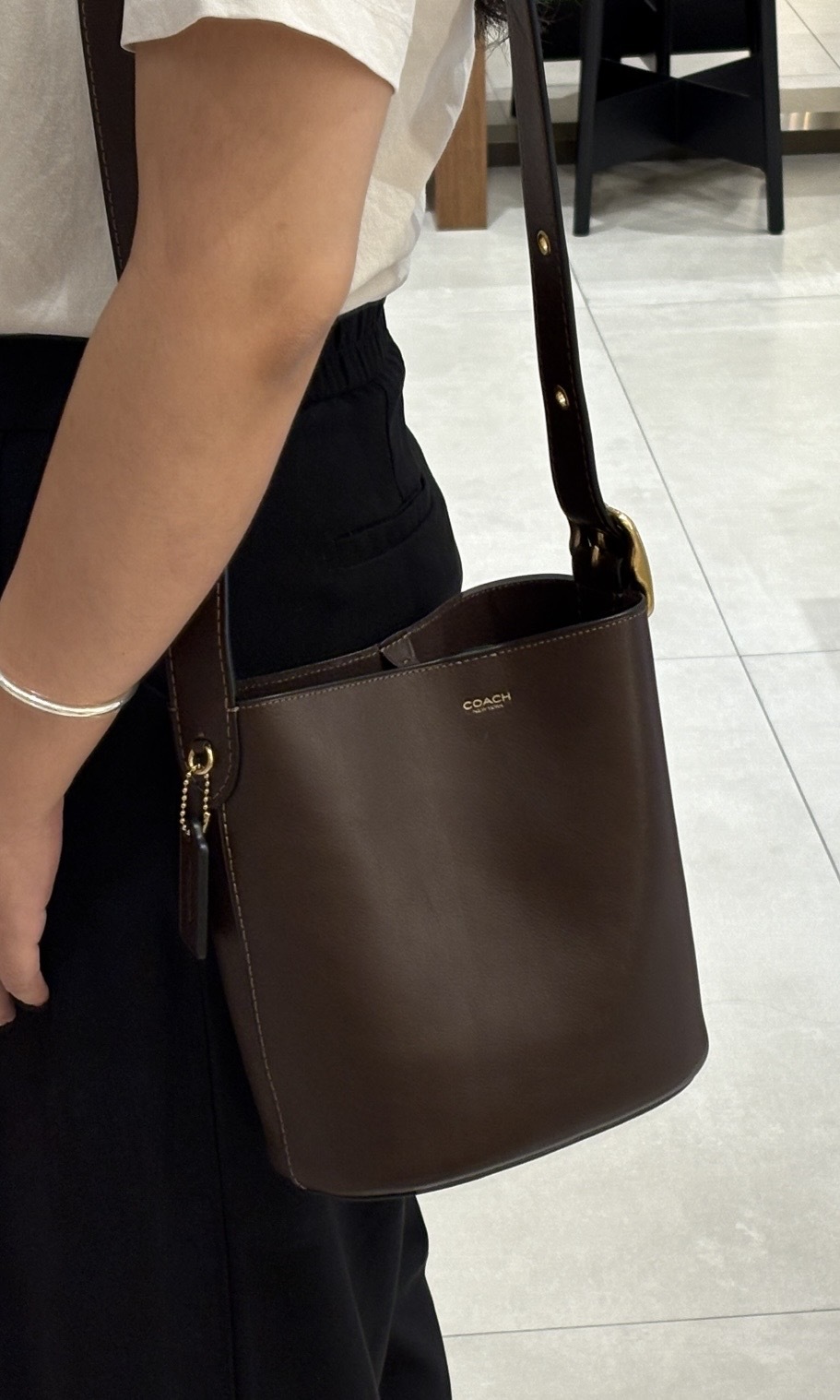 【5色入】Coach Bleecker 21水桶包