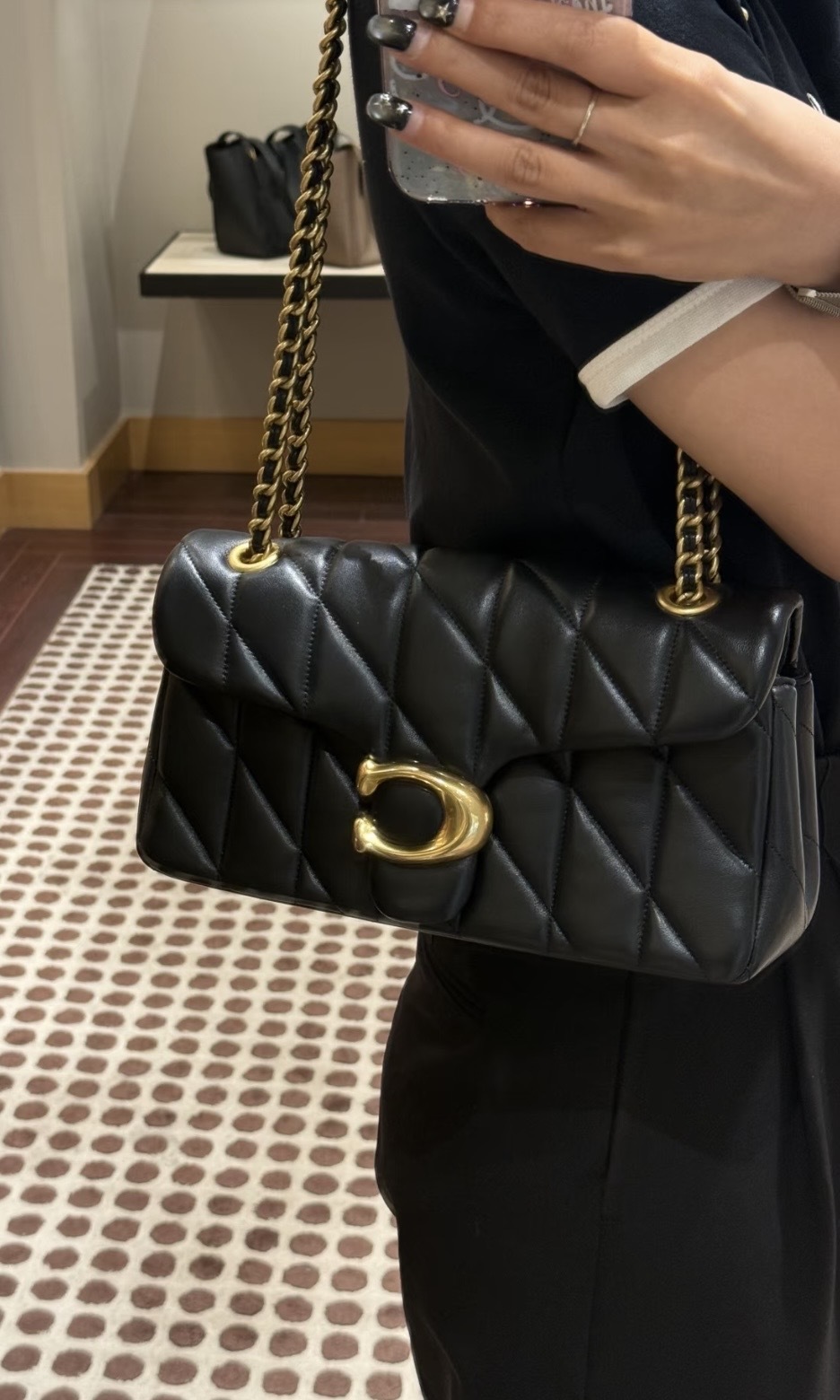 Coach Tabby 26 絎縫單肩手袋 黑色