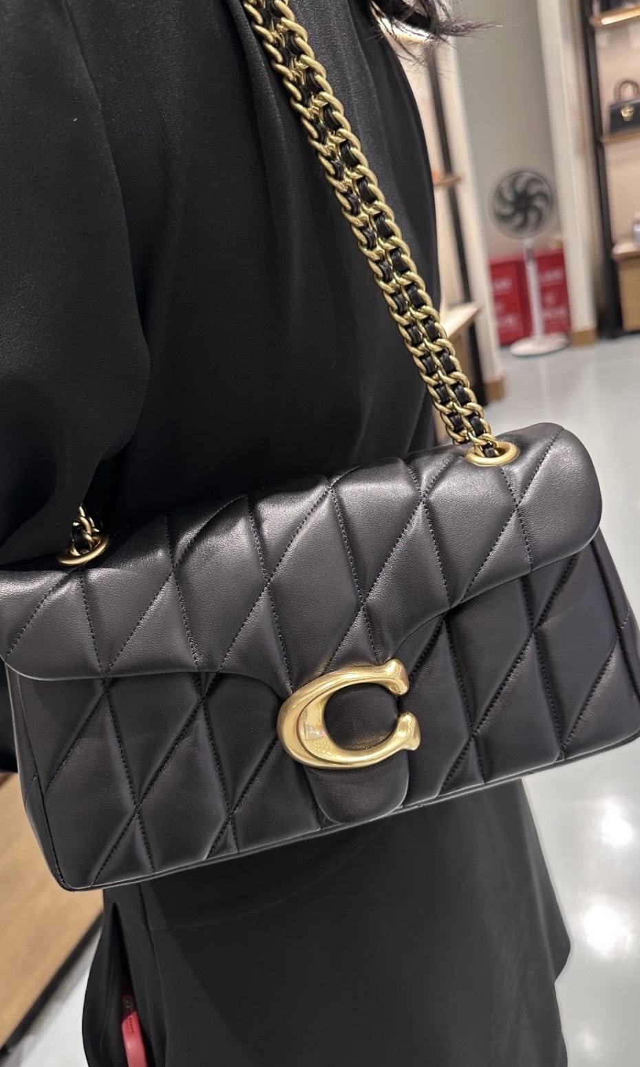 Coach Tabby 26 絎縫單肩手袋 黑色