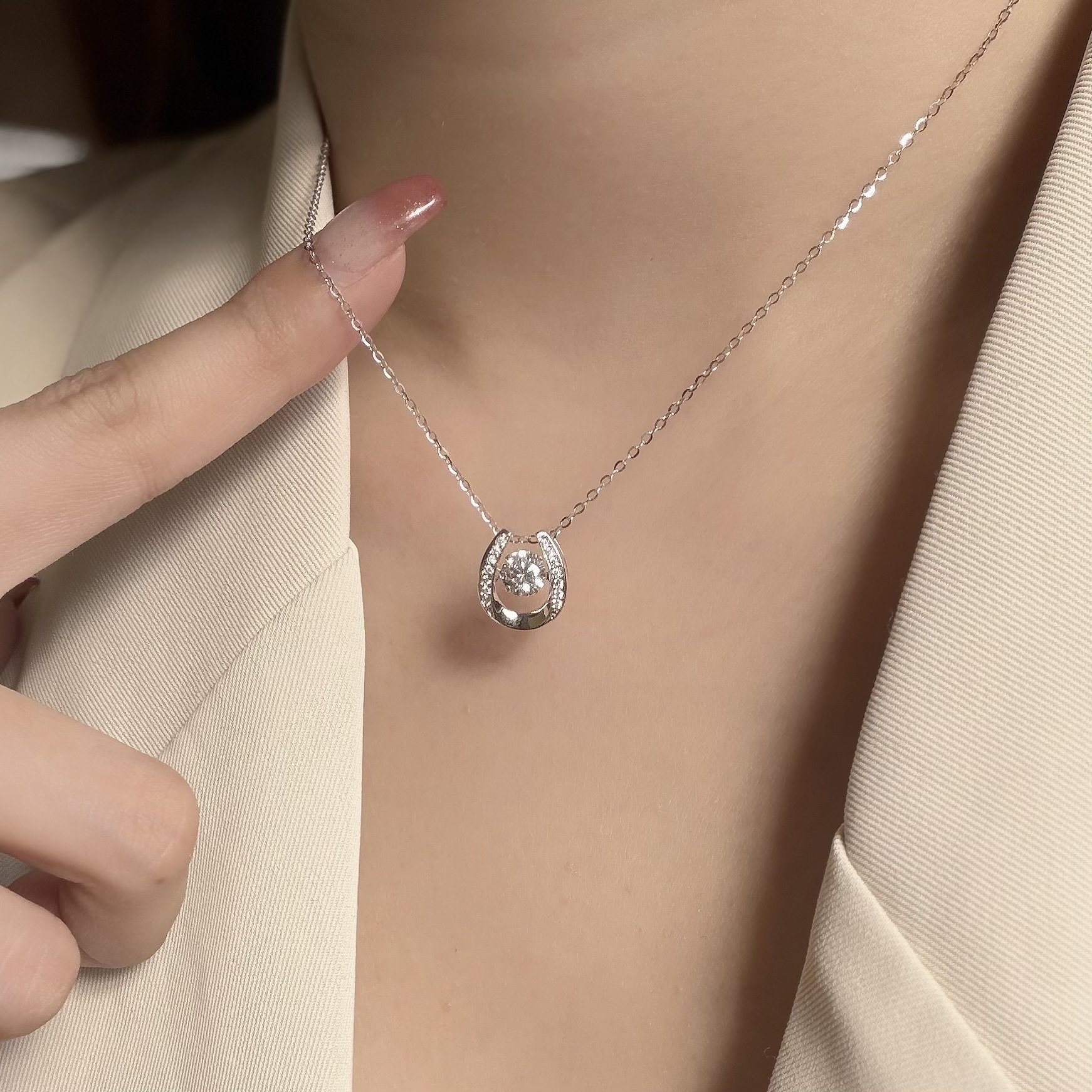 D109【輕奢】排鑽U形靈動純銀鎖骨鏈