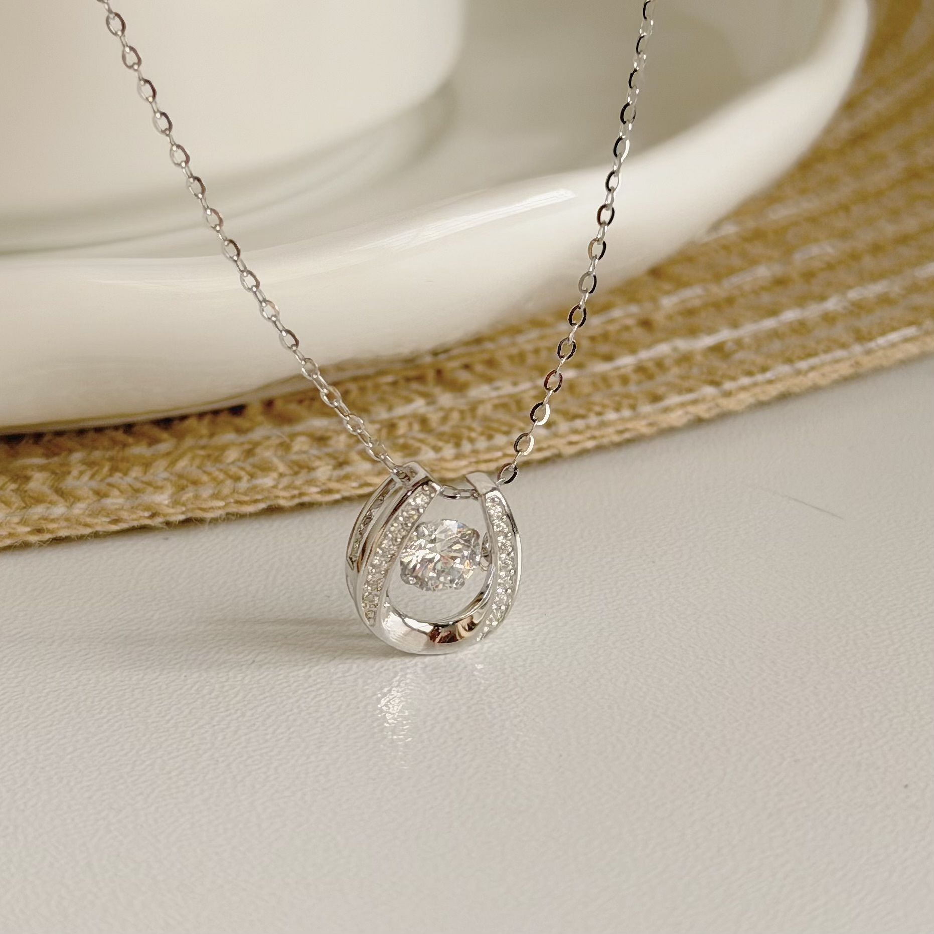 D109【輕奢】排鑽U形靈動純銀鎖骨鏈