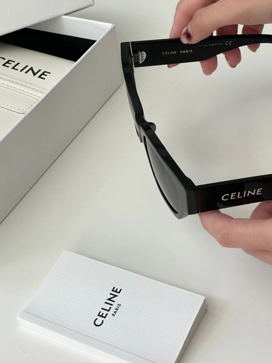 CELINE MONOCHROMS 01 方形墨鏡 附限量CELINE奶油小包