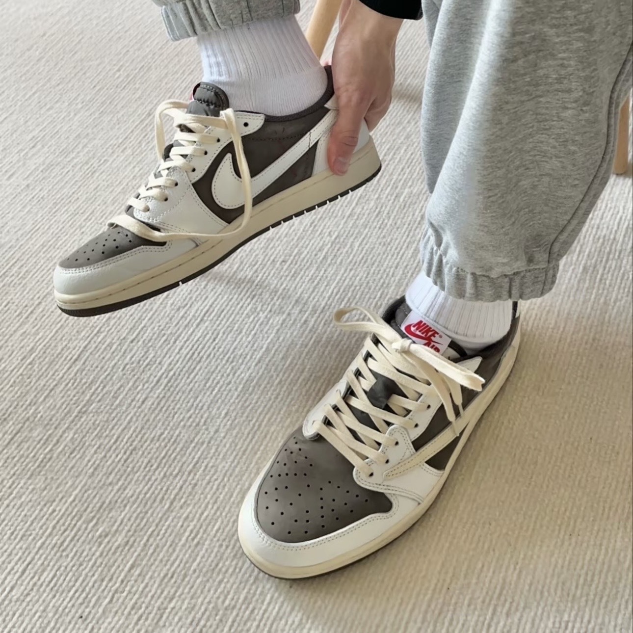 TRAVIS SCOTT X AIR JORDAN 1 反轉摩卡 白棕色 倒鉤 聯名款 DM7866-162