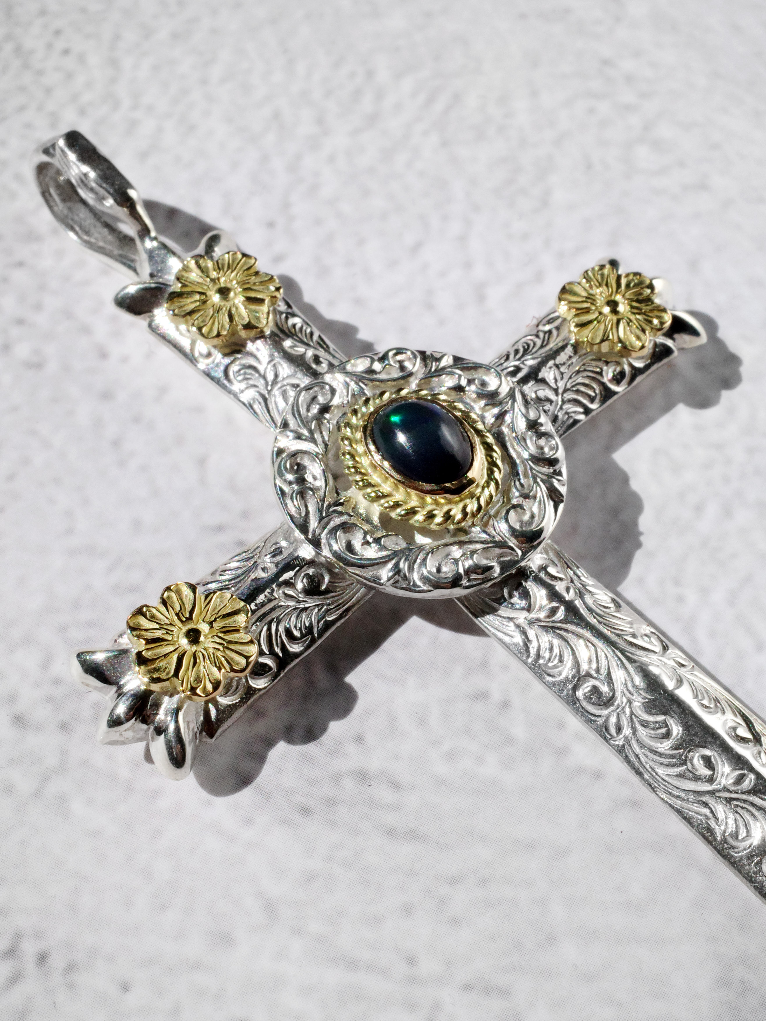 Dear Blossom 四花金繩 黑蛋白唐草十字架 T-132 4FW BO