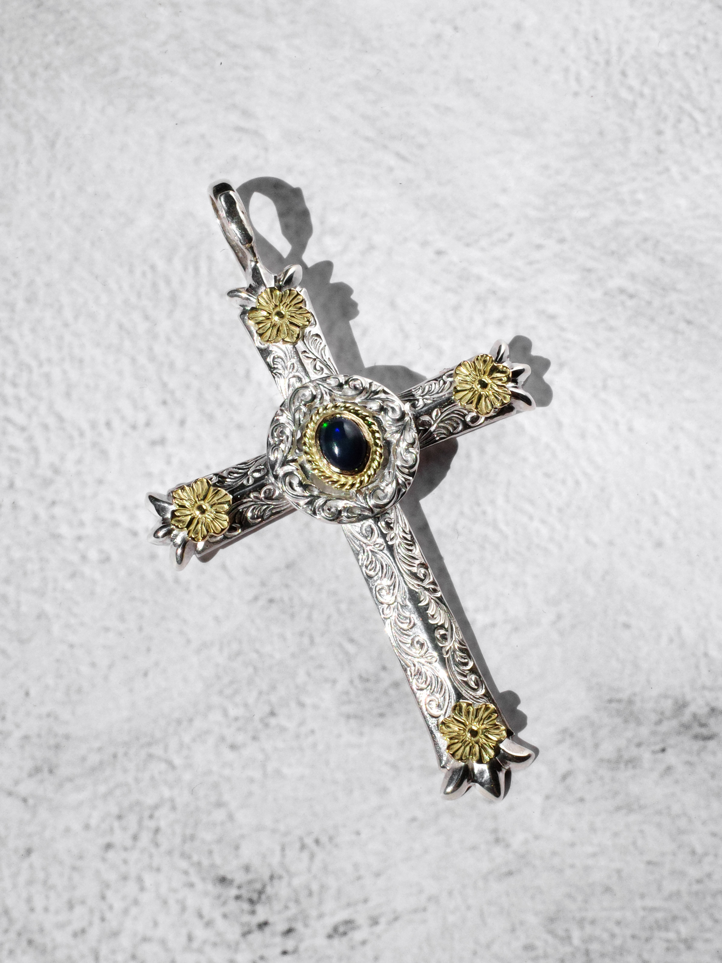 Dear Blossom 四花金繩 黑蛋白唐草十字架 T-132 4FW BO